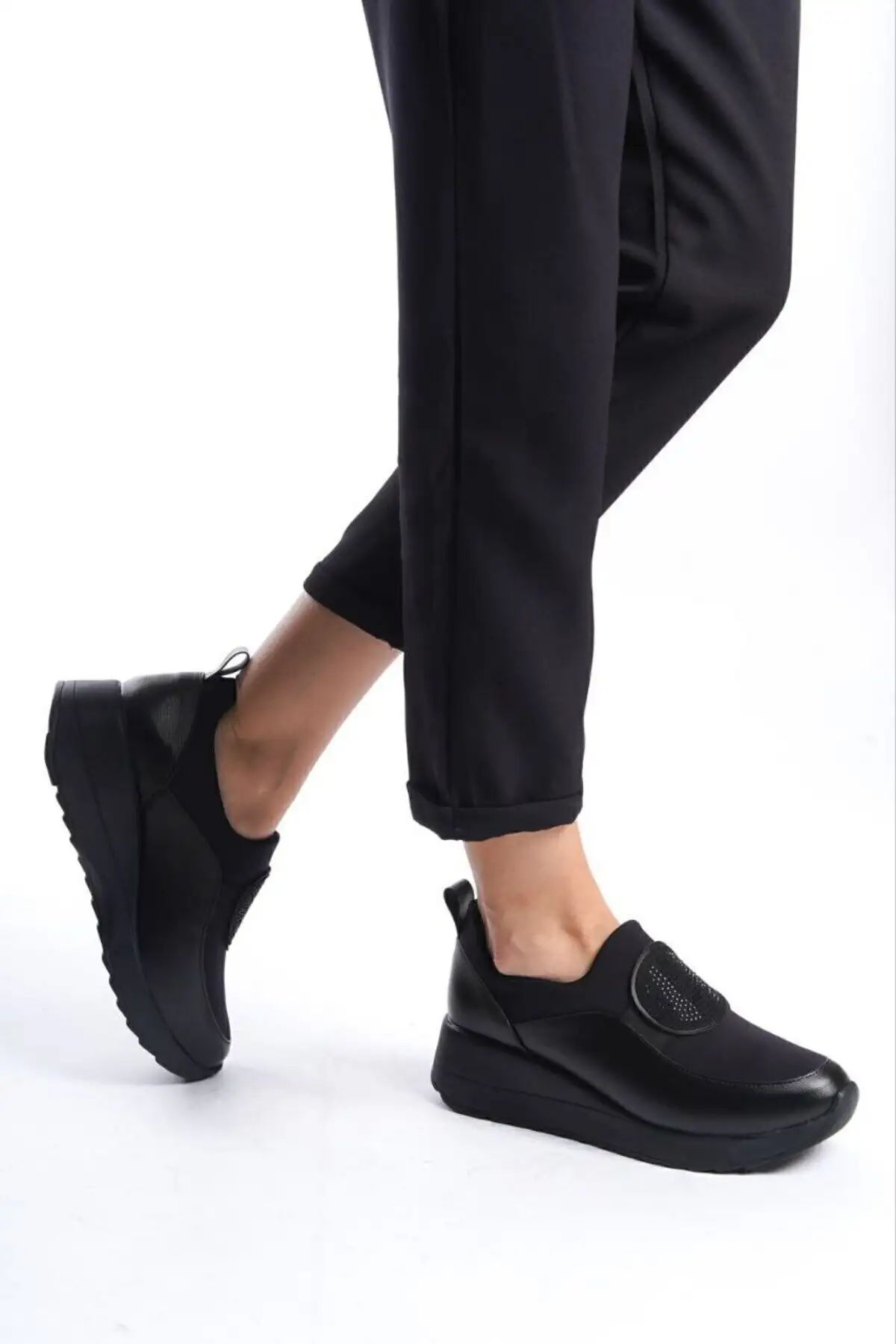 کفش راحتی زنانه مشکی کفش ارتوپدی کفش زنانه سبک وزن کفش مادر ارتوپدی کامل - 1234 کفش راحتی زنانه مشکی کفش ارتوپدی کفش زنانه سبک وزن کفش مادر ارتوپدی کامل - 1234