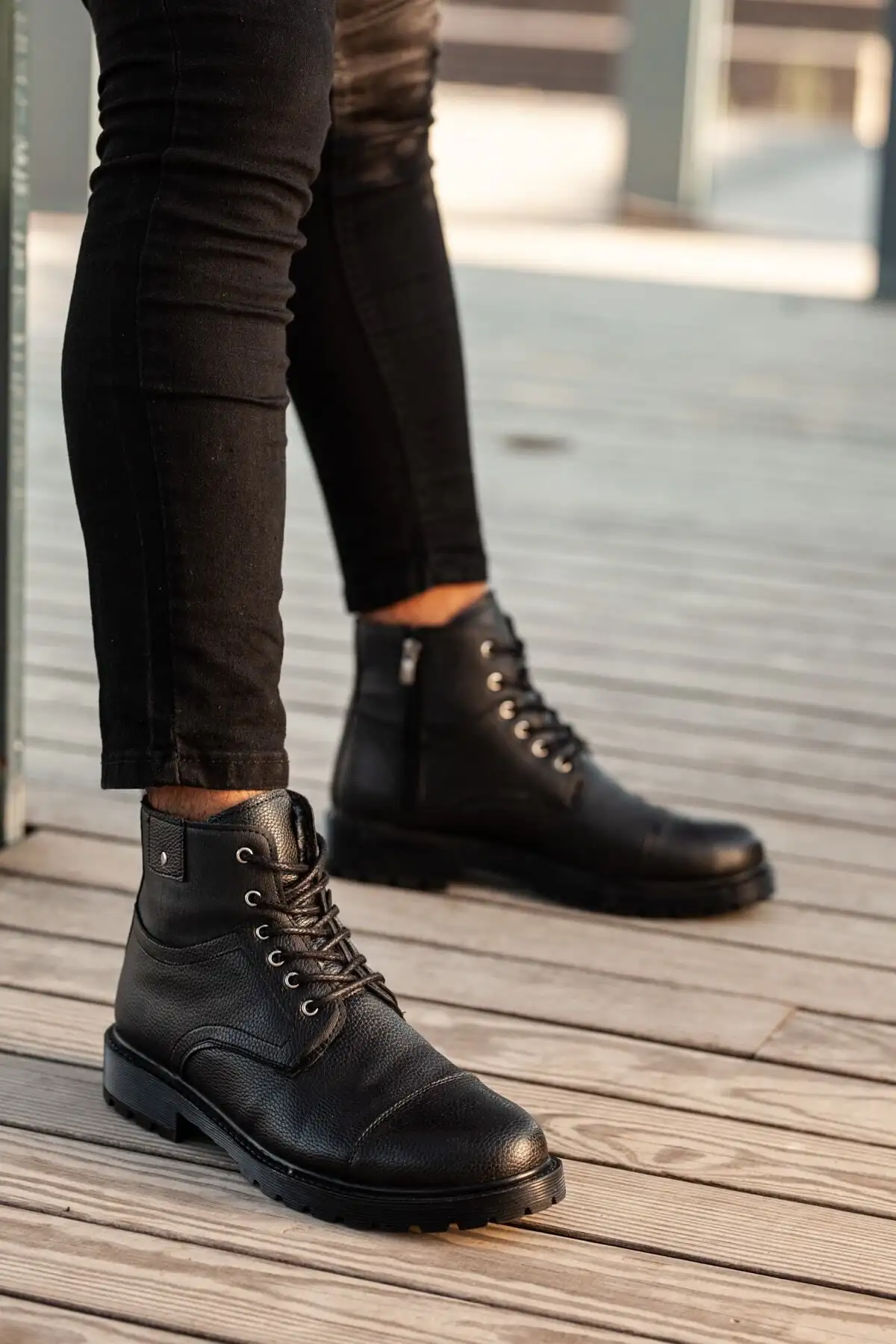 نیم بوت مشکی غیررسمی با داخل خز، تضمینی سرد و ضد آب، زیره لاستیکی ضد لغزش محکم - 73 نیم بوت مشکی غیررسمی با داخل خز، تضمینی سرد و ضد آب، زیره لاستیکی ضد لغزش محکم - 73