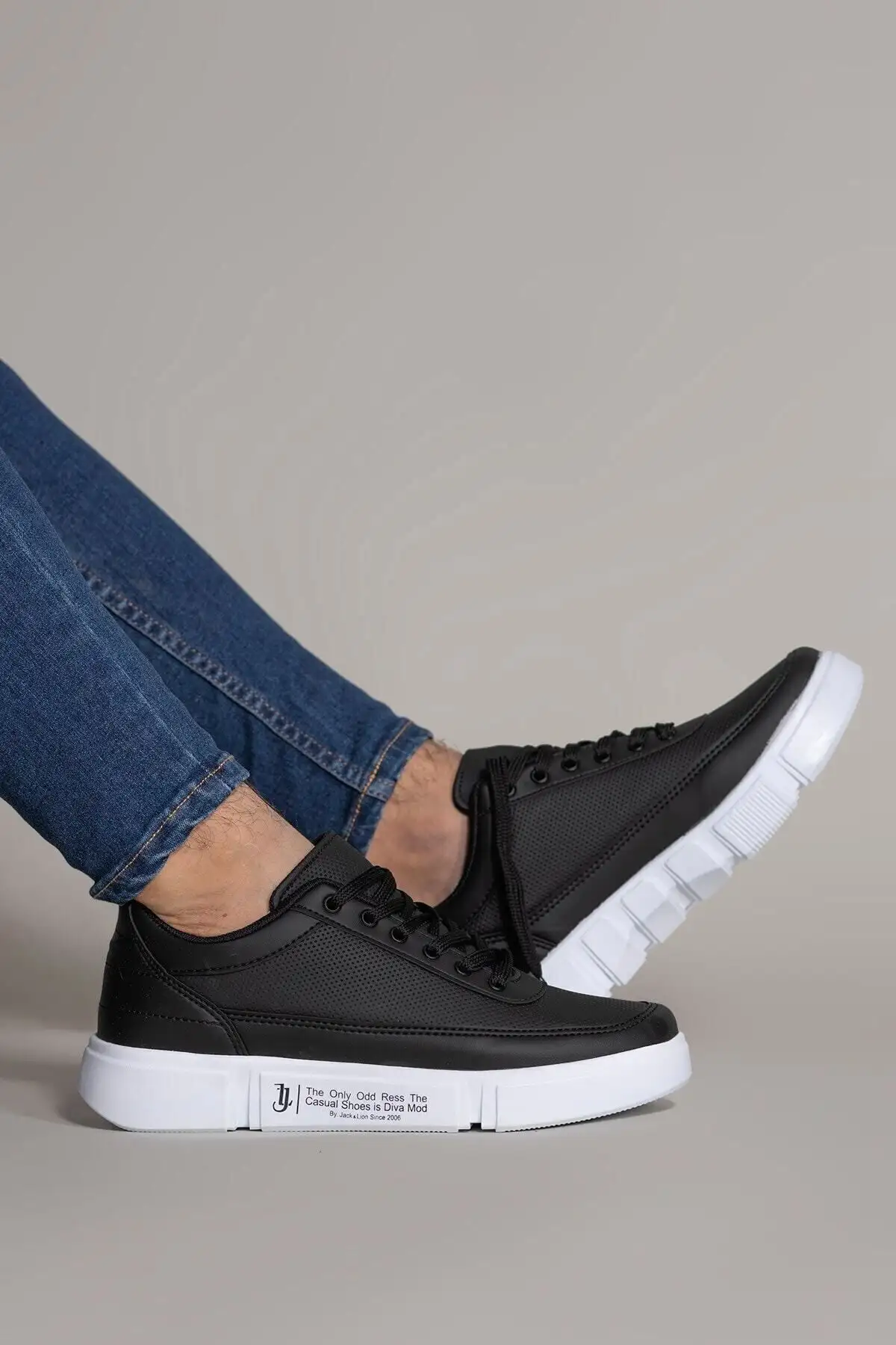 کفش کتانی مردانه سفید مشکی 0012x20 - 242