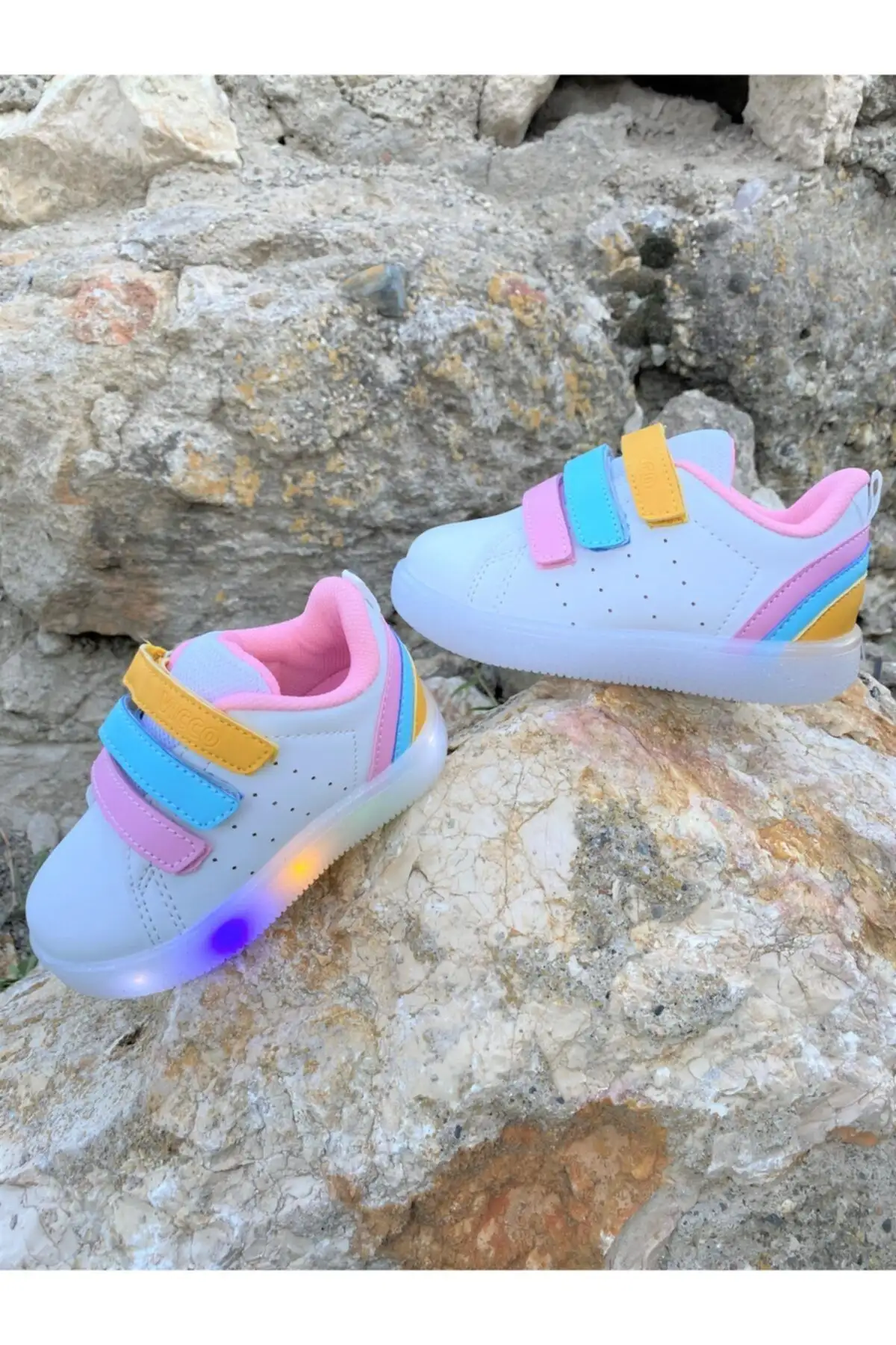 کفش ورزشی زیره ارتوپدی روشنایی سفید - LED (سایز 22 - 30) - 375 کفش ورزشی زیره ارتوپدی روشنایی سفید - LED (سایز 22 - 30) - 375