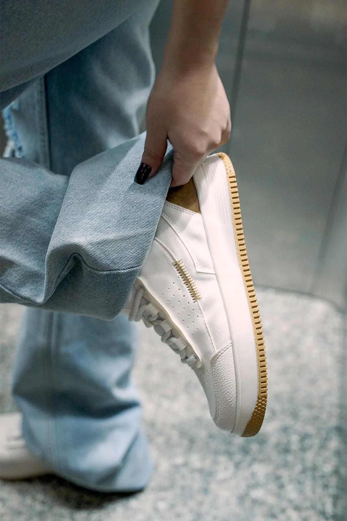 کفش کتانی زنانه زیره بلند اسپرت Loske white - 318 کفش کتانی زنانه زیره بلند اسپرت Loske white - 318