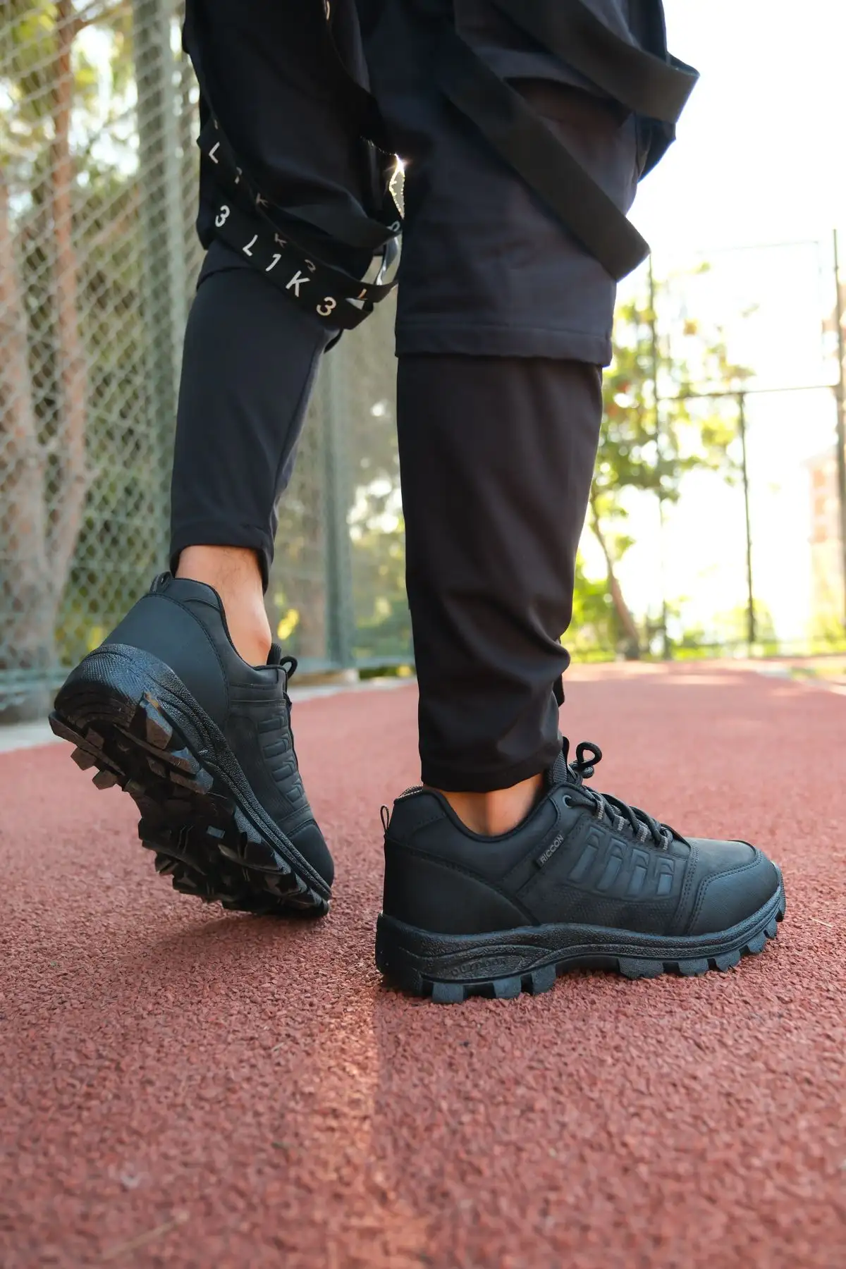 کفش کوهنوردی یونیسکس مشکی 0012x5 - 350 کفش کوهنوردی یونیسکس مشکی 0012x5 - 350