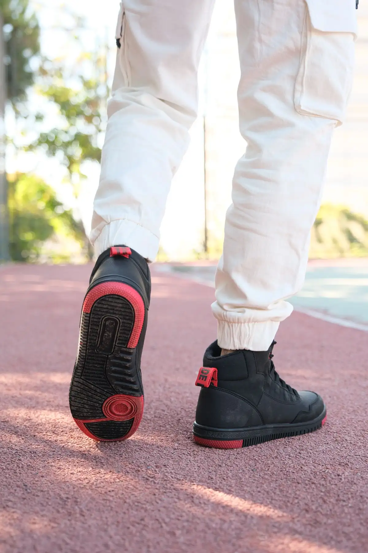 چکمه کتانی مردانه قرمز مشکی 00122262 - 85 چکمه کتانی مردانه قرمز مشکی 00122262 - 85