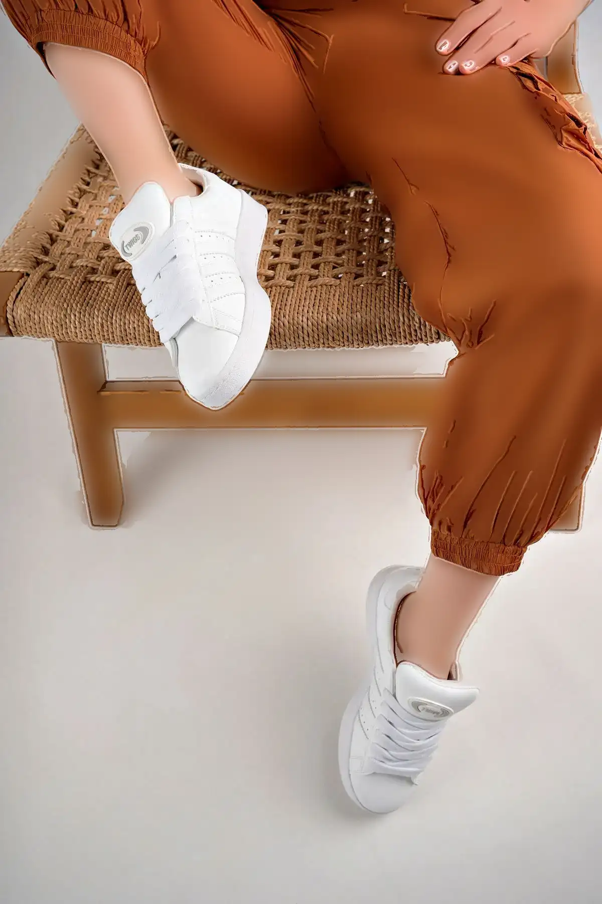 کفش ورزشی اسپرت سفید - 229 کفش ورزشی اسپرت سفید - 229