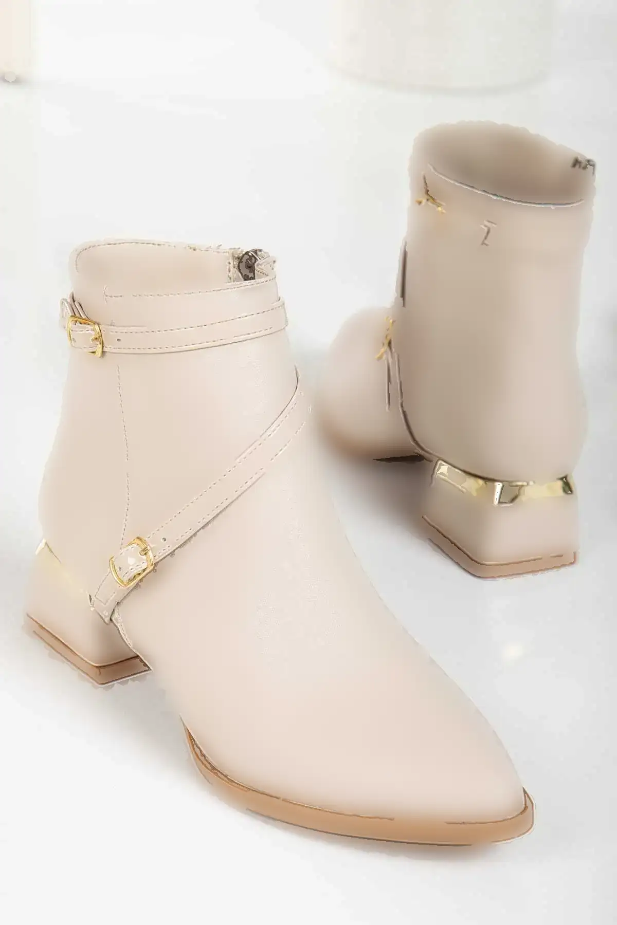 چکمه های روزانه زنانه کمانش ضربدری پاشنه کوتاه پاشنه 3 سانتی متری - 123 چکمه های روزانه زنانه کمانش ضربدری پاشنه کوتاه پاشنه 3 سانتی متری - 123