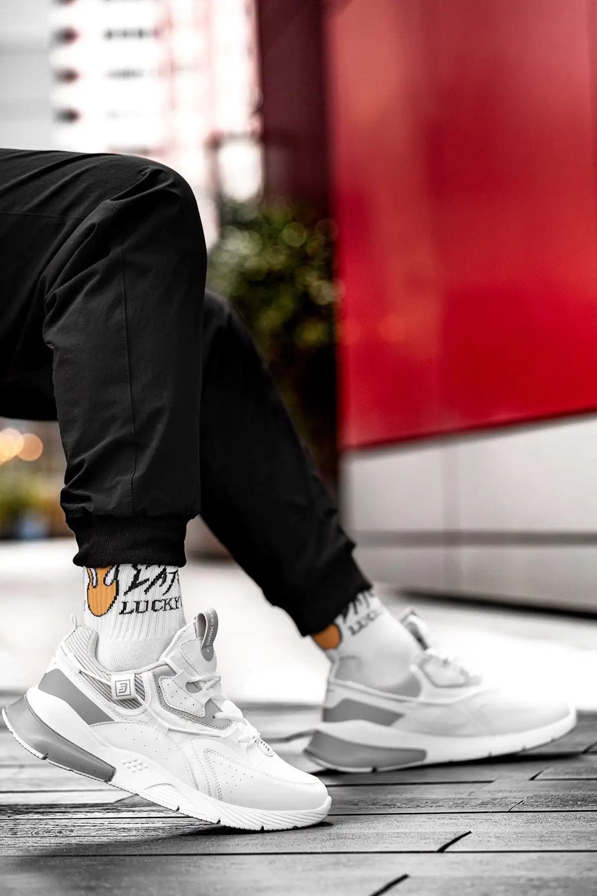 کفش ورزشی یونیسکس سفید یخی - 260 کفش ورزشی یونیسکس سفید یخی - 260