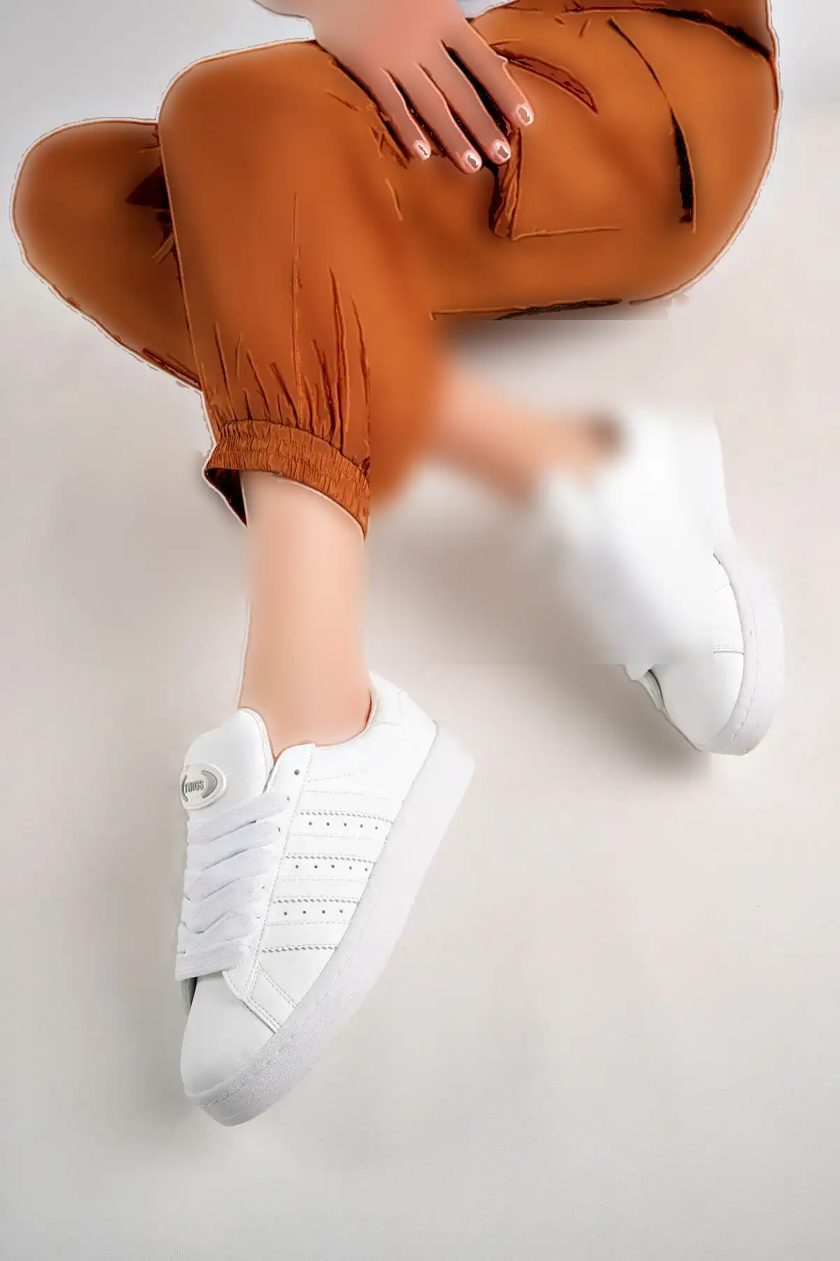 کفش ورزشی اسپرت سفید - 229 کفش ورزشی اسپرت سفید - 229