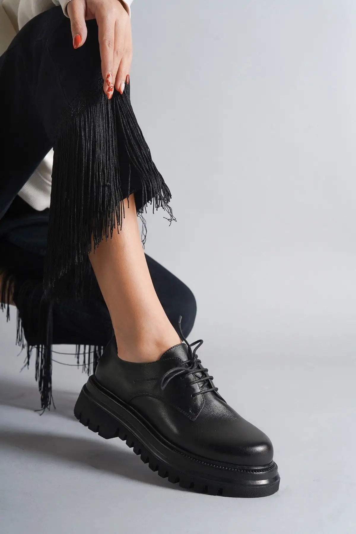 کفش زنانه چرم ضخیم روزانه چرم طبیعی مشکی Trc-216674 - 1283 کفش زنانه چرم ضخیم روزانه چرم طبیعی مشکی Trc-216674 - 1283