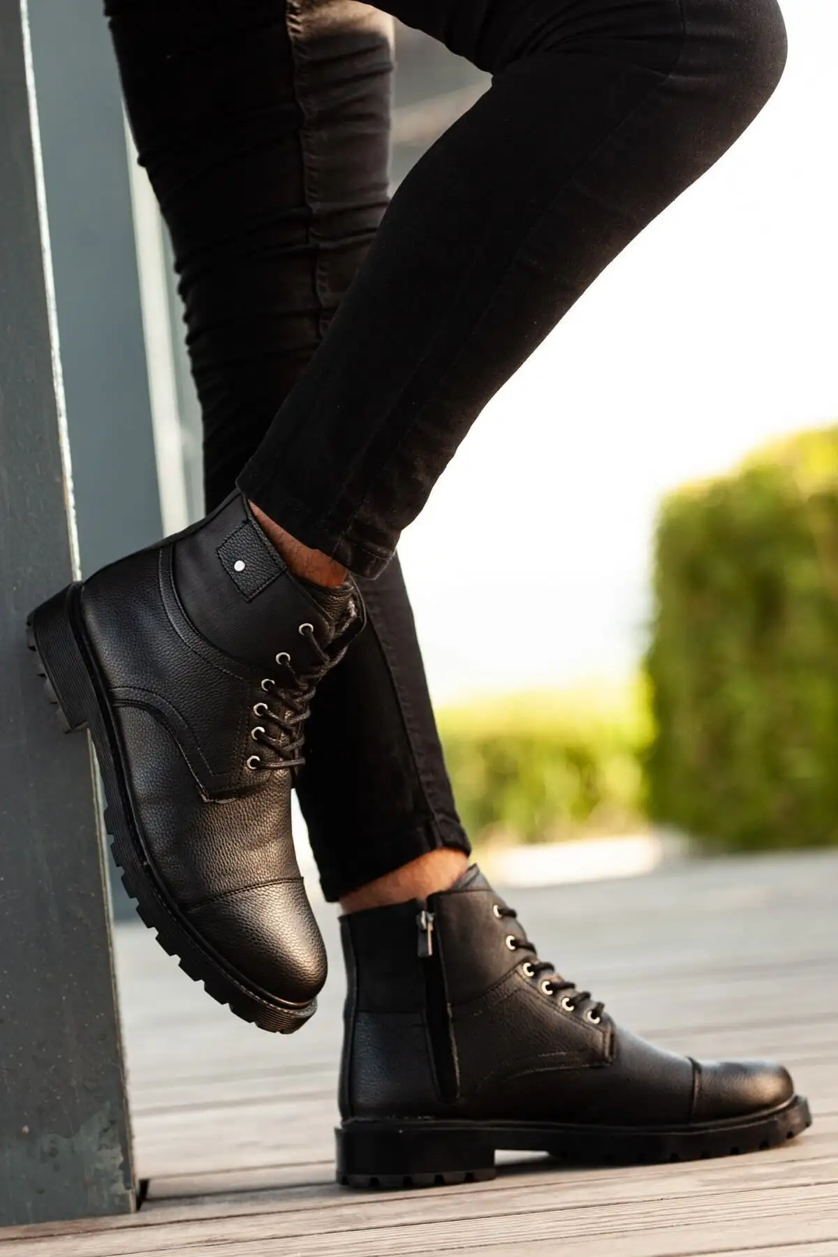 نیم بوت مشکی غیررسمی با داخل خز، تضمینی سرد و ضد آب، زیره لاستیکی ضد لغزش محکم - 73 نیم بوت مشکی غیررسمی با داخل خز، تضمینی سرد و ضد آب، زیره لاستیکی ضد لغزش محکم - 73