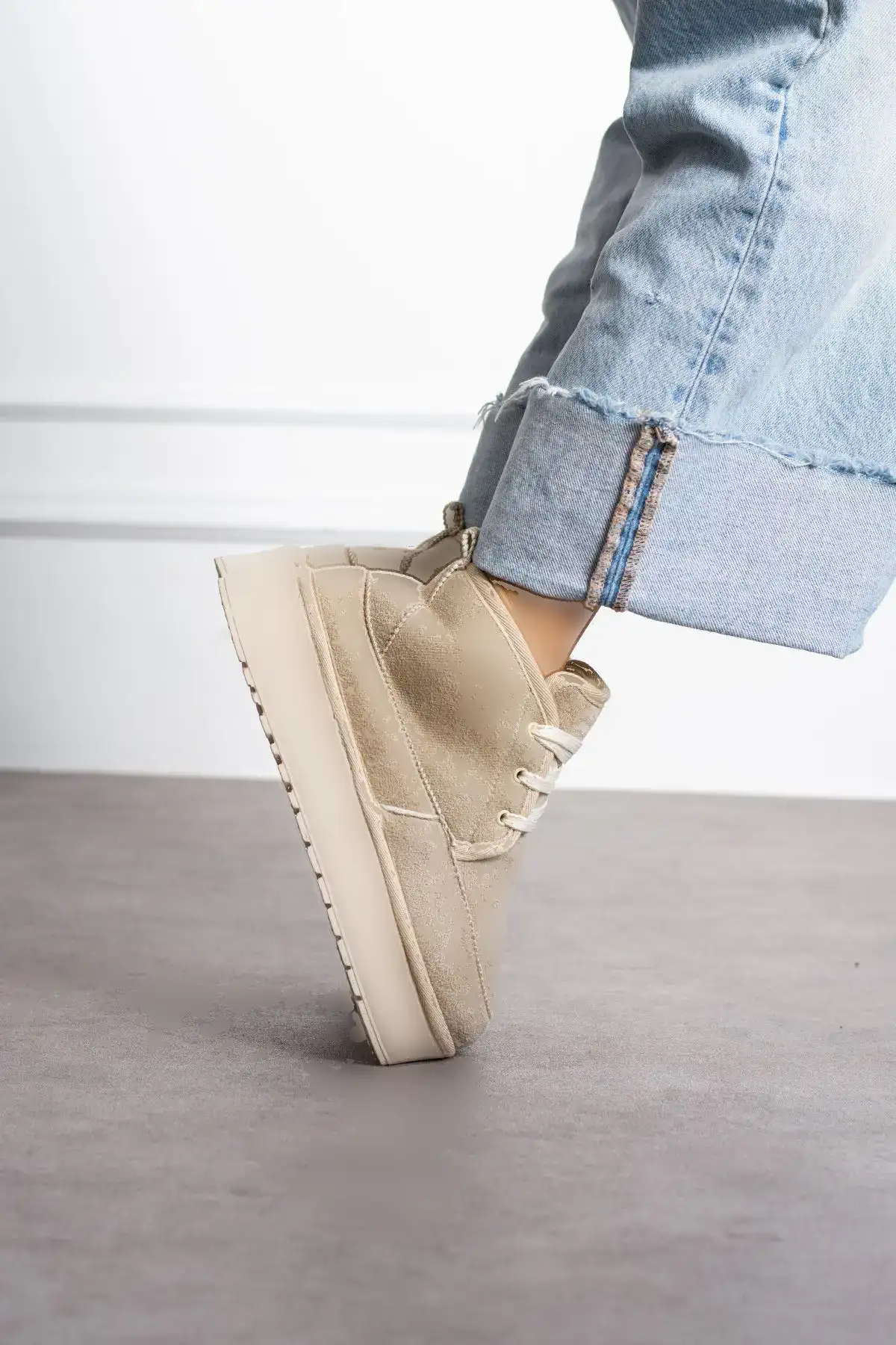 چکمه و چکمه میدی زنانه با اندود خز جیر بژ با کف ضخیم نیم بند - 108 چکمه و چکمه میدی زنانه با اندود خز جیر بژ با کف ضخیم نیم بند - 108