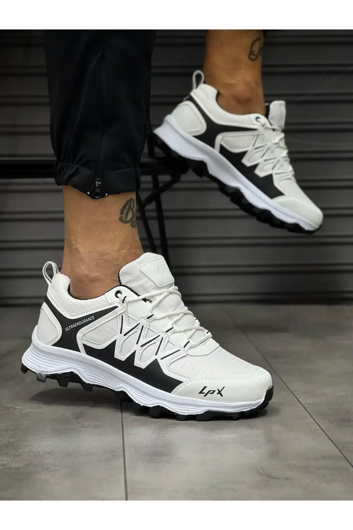 کفش ورزشی روزانه ارتوپدی مردانه سفید Nk0634 - 232 کفش ورزشی روزانه ارتوپدی مردانه سفید Nk0634 - 232