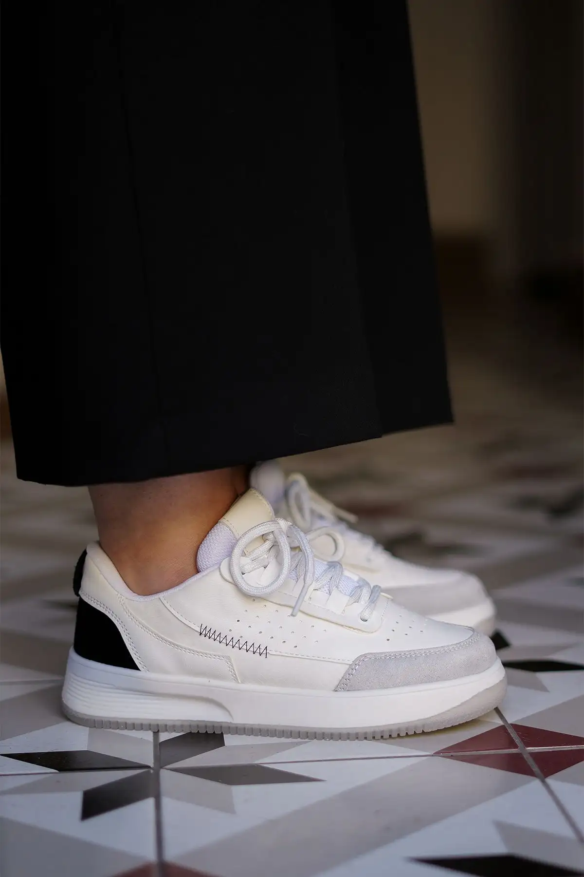 کفش کتانی زنانه زیره بلند اسپرت Loske مشکی - 332 کفش کتانی زنانه زیره بلند اسپرت Loske مشکی - 332