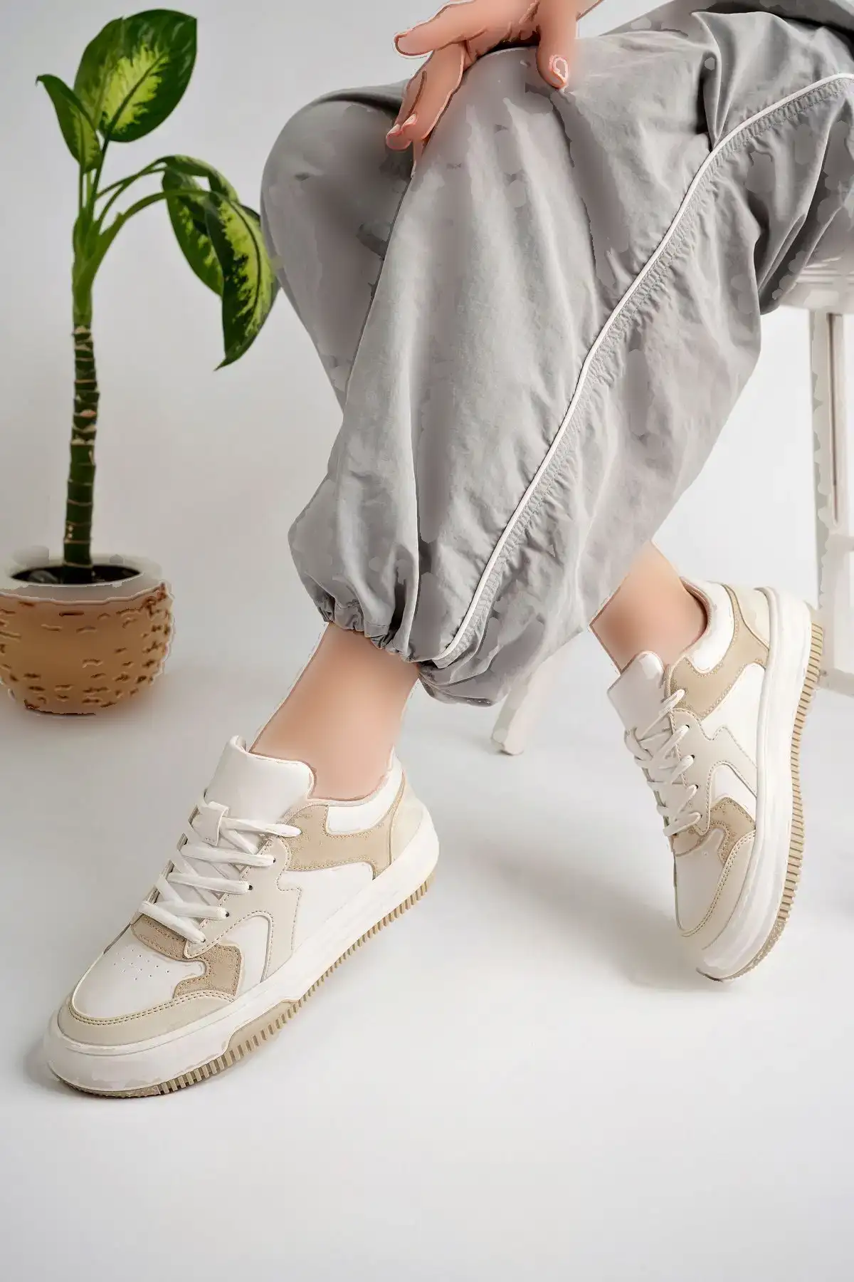 کفش راحتی زنانه بژ - 302