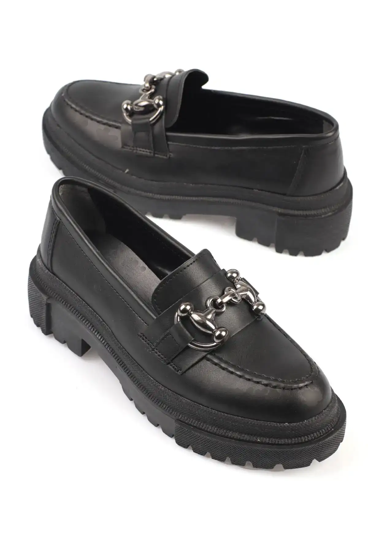 کفش کتانی زنانه سگک فلزی پنجه بیضی - 832 کفش کتانی زنانه سگک فلزی پنجه بیضی - 832