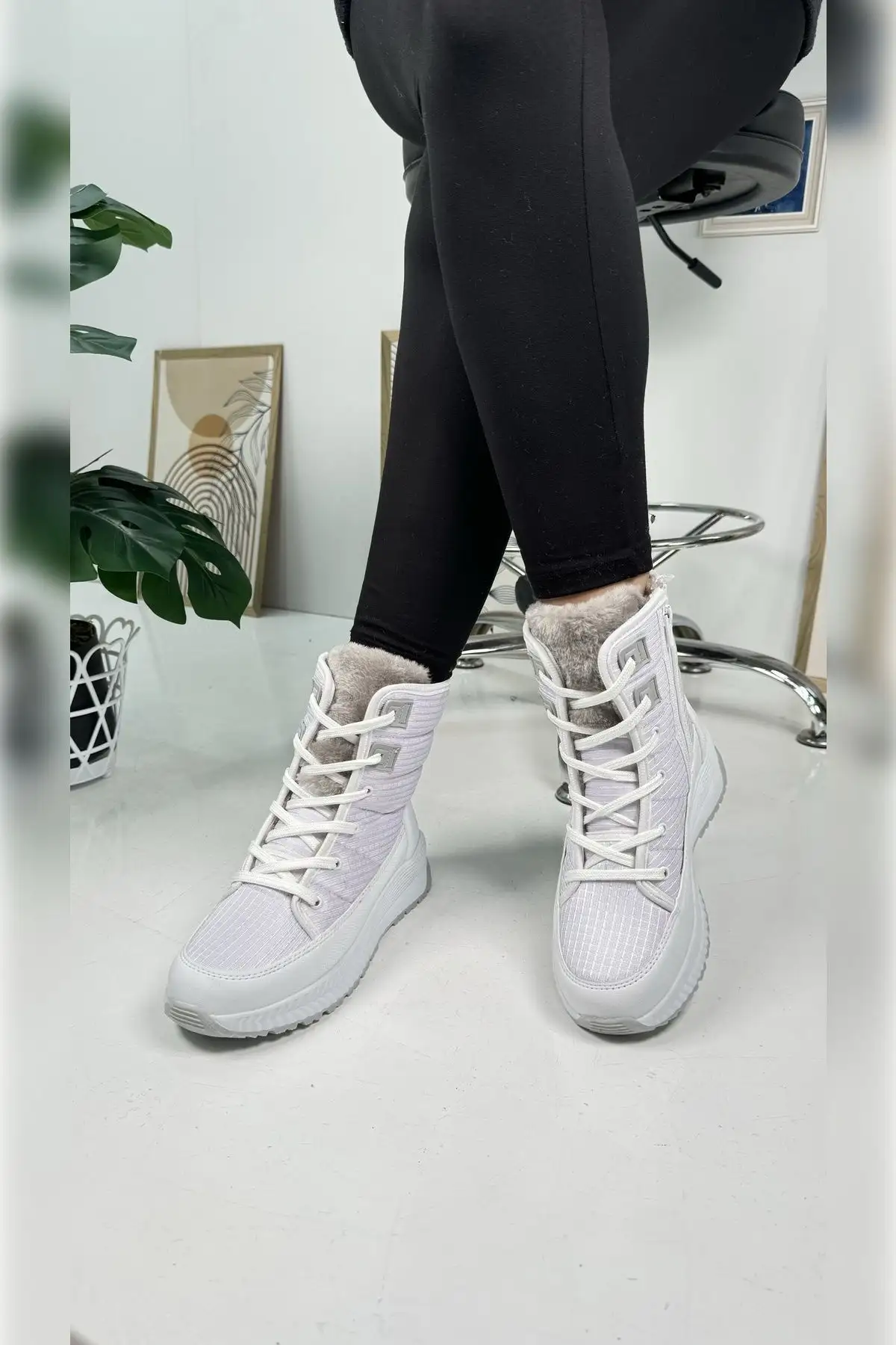 چکمه های برفی خزدار زنانه Daily White Bootie 815 - 1000 کف ضخیم زیپ دار بنددار چکمه های برفی خزدار زنانه Daily White Bootie 815 - 1000 کف ضخیم زیپ دار بنددار