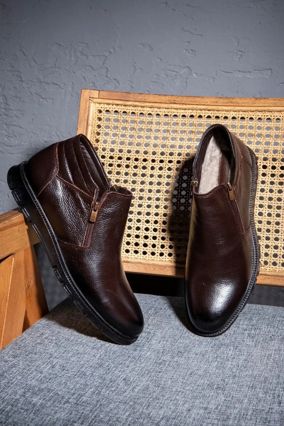 چکمه های خز دار مردانه زیره لاستیکی چرم اصل موینا، چکمه های داخل خز - 493 چکمه های خز دار مردانه زیره لاستیکی چرم اصل موینا، چکمه های داخل خز - 493