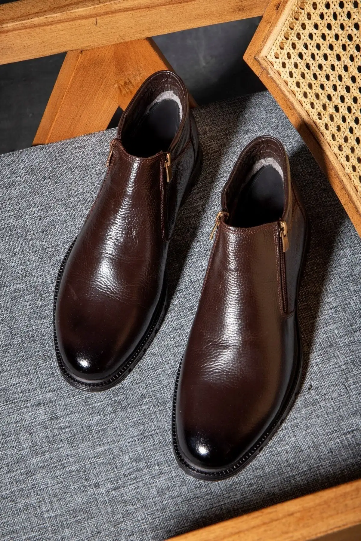 چکمه های خز دار مردانه زیره لاستیکی چرم اصل موینا، چکمه های داخل خز - 493 چکمه های خز دار مردانه زیره لاستیکی چرم اصل موینا، چکمه های داخل خز - 493