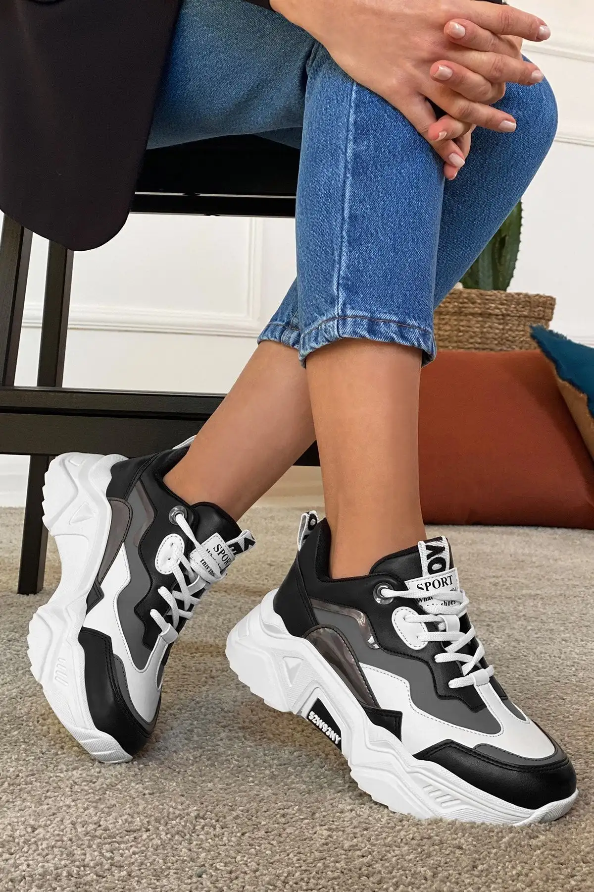 کفش کتانی مشکی دودی زنانه - 27 کفش کتانی مشکی دودی زنانه - 27