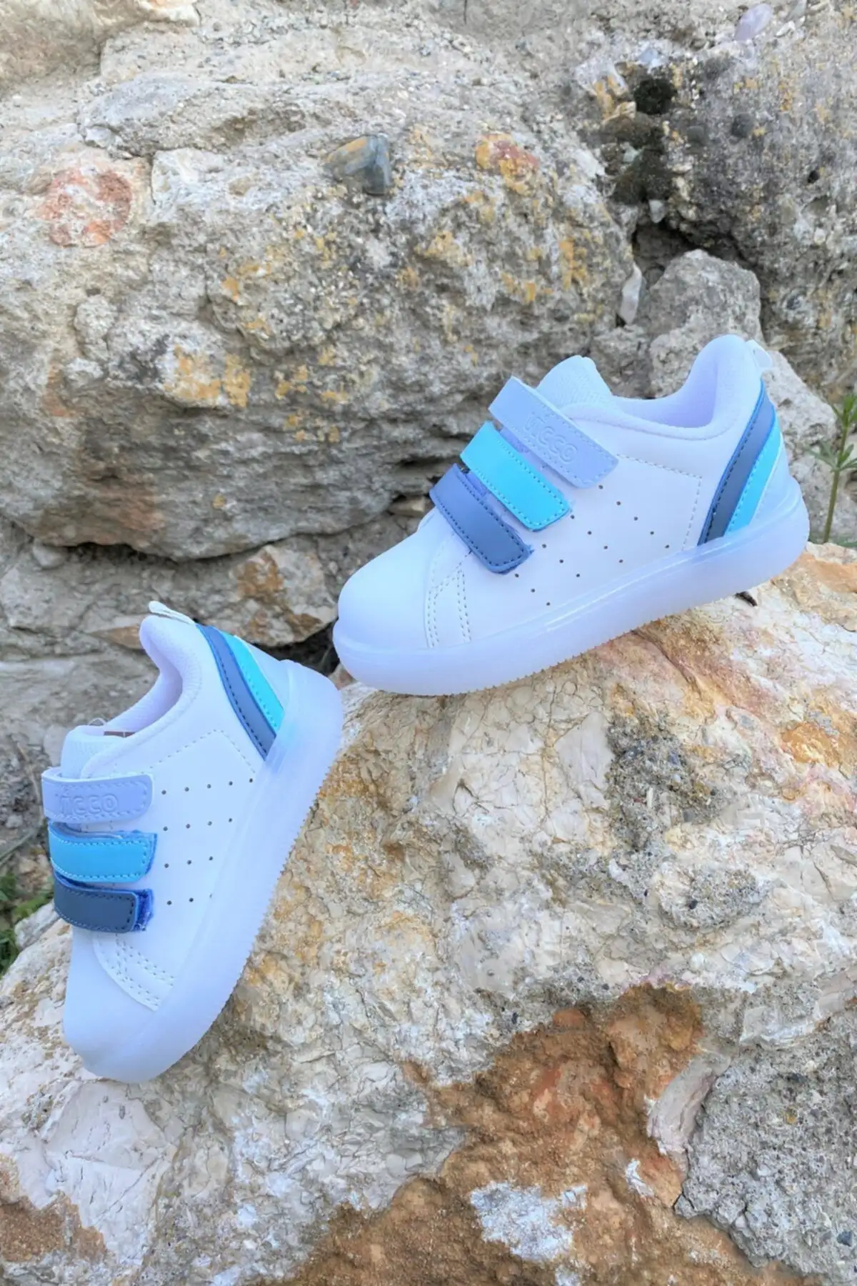 کفش اسپرت سفید - زیره (سایز 22 - 30) - 382 کفش اسپرت سفید - زیره (سایز 22 - 30) - 382