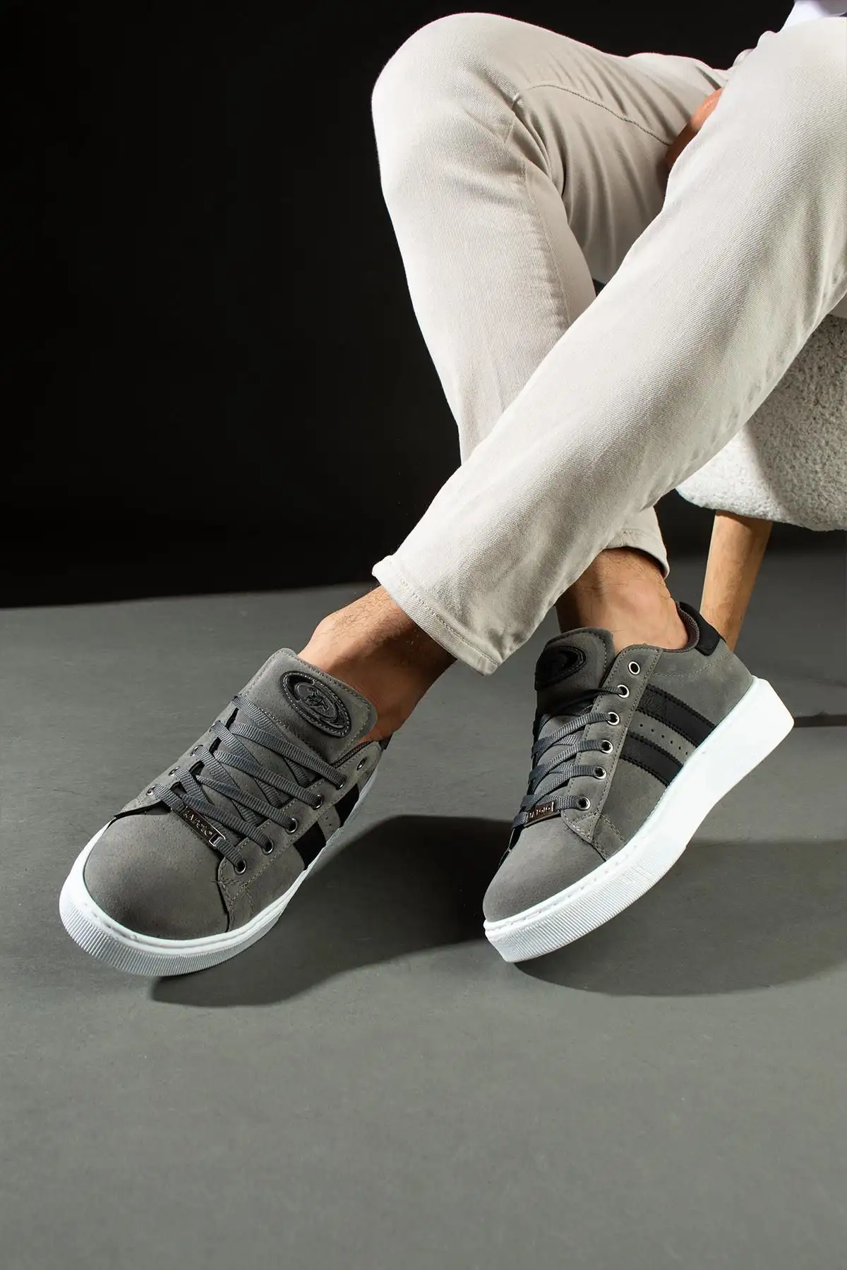 503 دودی مشکی رنگ سفید زیره بند کفش اسپرت مردانه گاه به گاه جیر - 290 503 دودی مشکی رنگ سفید زیره بند کفش اسپرت مردانه گاه به گاه جیر - 290