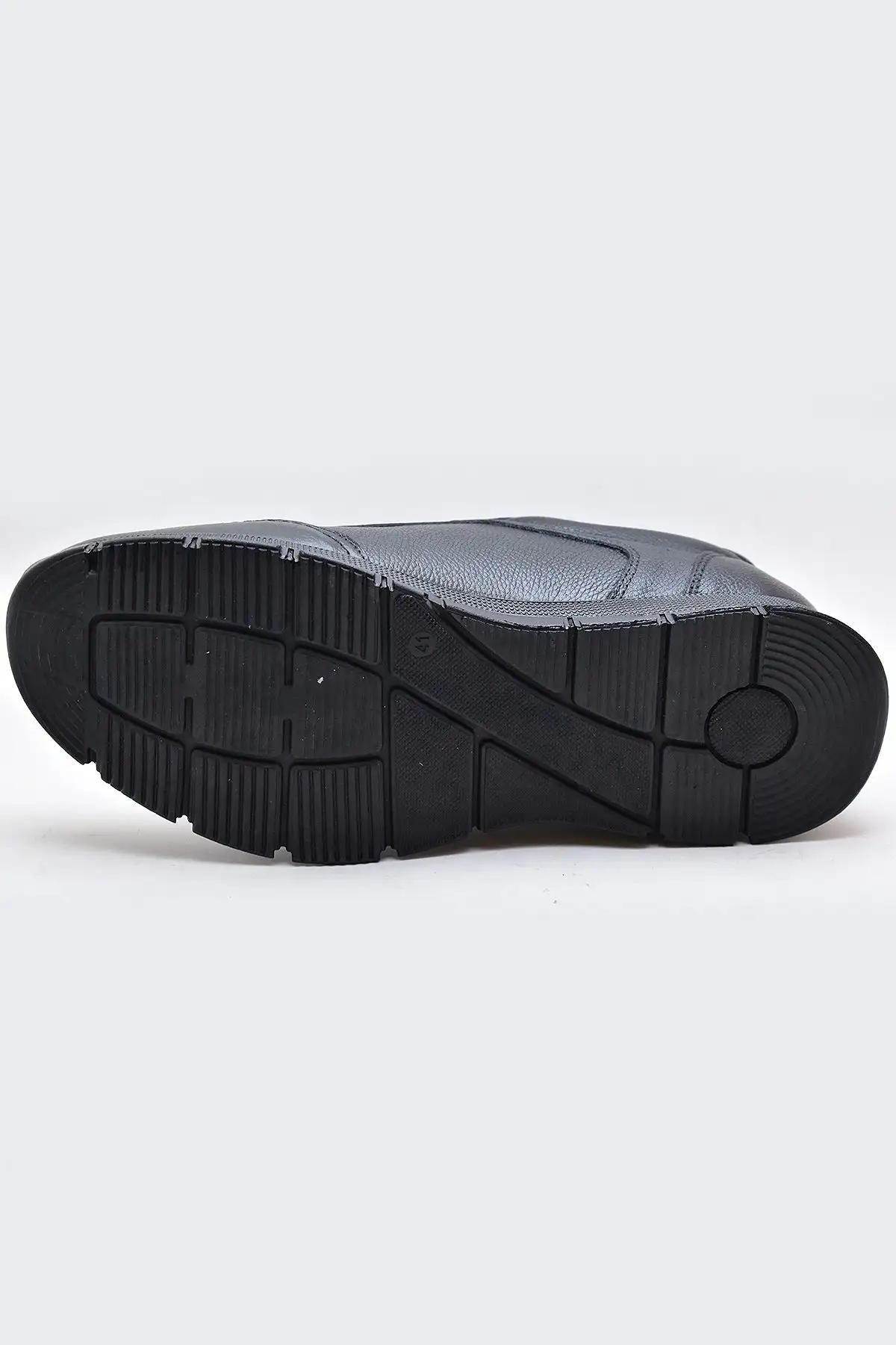 کفش مردانه زمستانی چرم اصل 405 زیره لاستیکی کامل ارتوپدی بدون لغزش - 660 کفش مردانه زمستانی چرم اصل 405 زیره لاستیکی کامل ارتوپدی بدون لغزش - 660