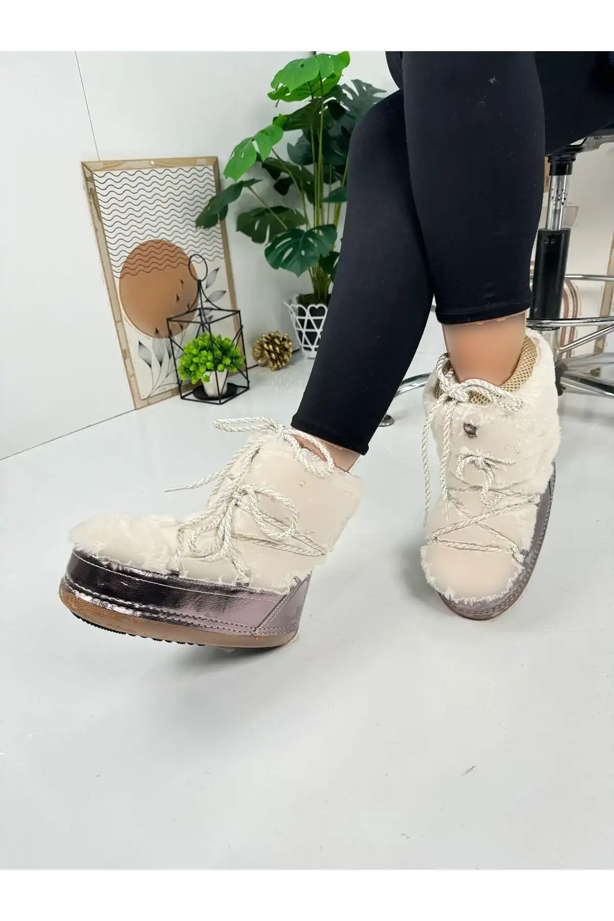 چکمه های برفی زنانه روزانه بژ خزدار مادر دختر آستر ضخیم راحت 327 - 94 چکمه های برفی زنانه روزانه بژ خزدار مادر دختر آستر ضخیم راحت 327 - 94