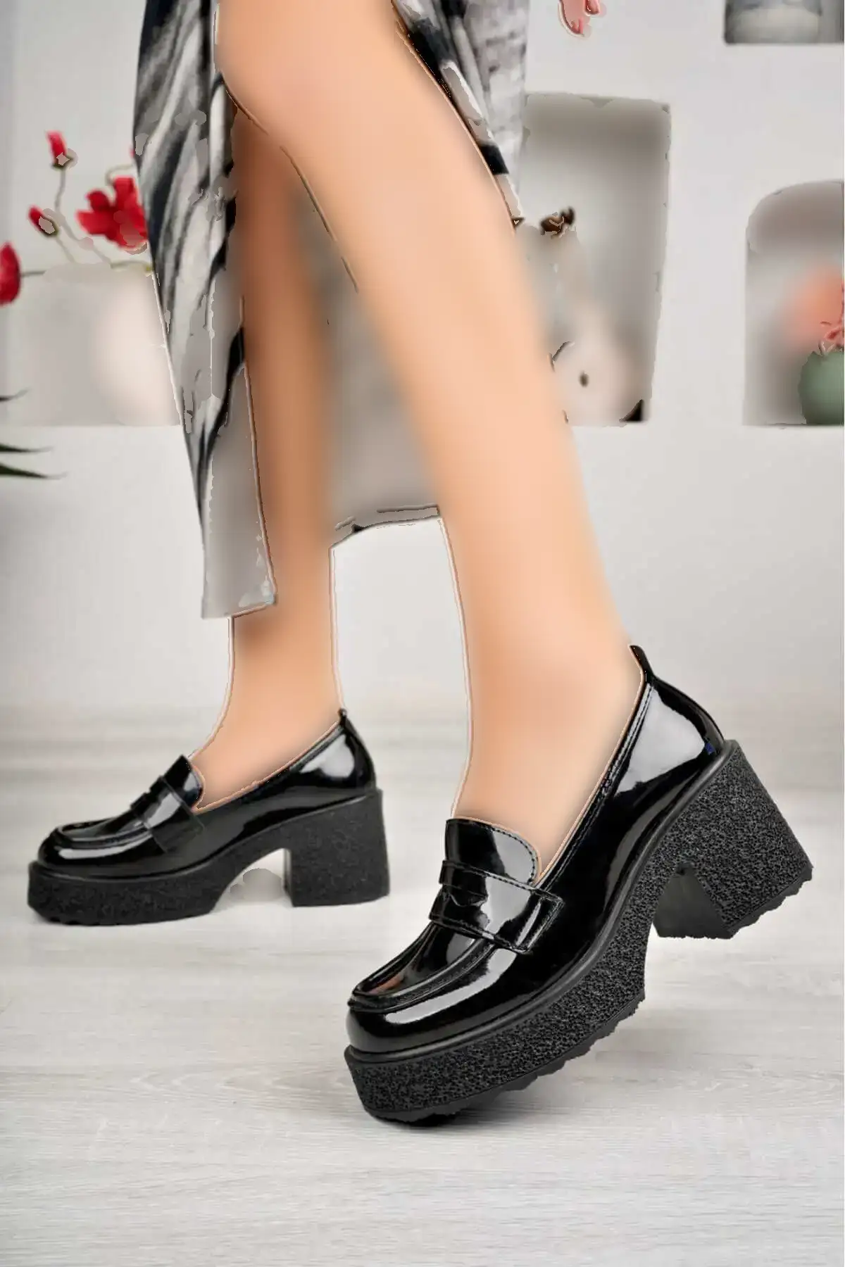 کفش زنانه موکاسین لوفر پاشنه دار چرمی مشکی - 1217 کفش زنانه موکاسین لوفر پاشنه دار چرمی مشکی - 1217