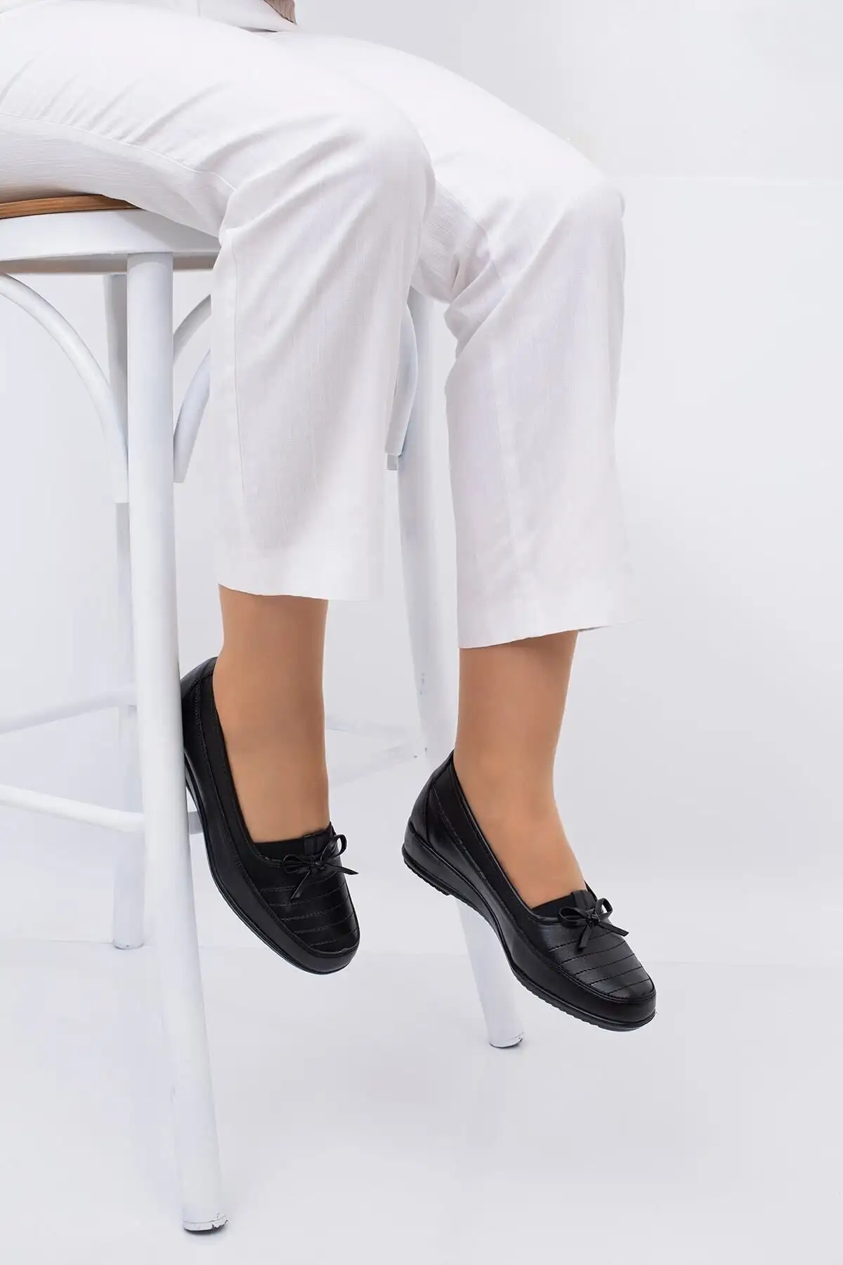 کفش زنانه کامل ارتوپدی زمستانه لاستیکی مشکی 41-42-43 شماره - 1195 کفش زنانه کامل ارتوپدی زمستانه لاستیکی مشکی 41-42-43 شماره - 1195