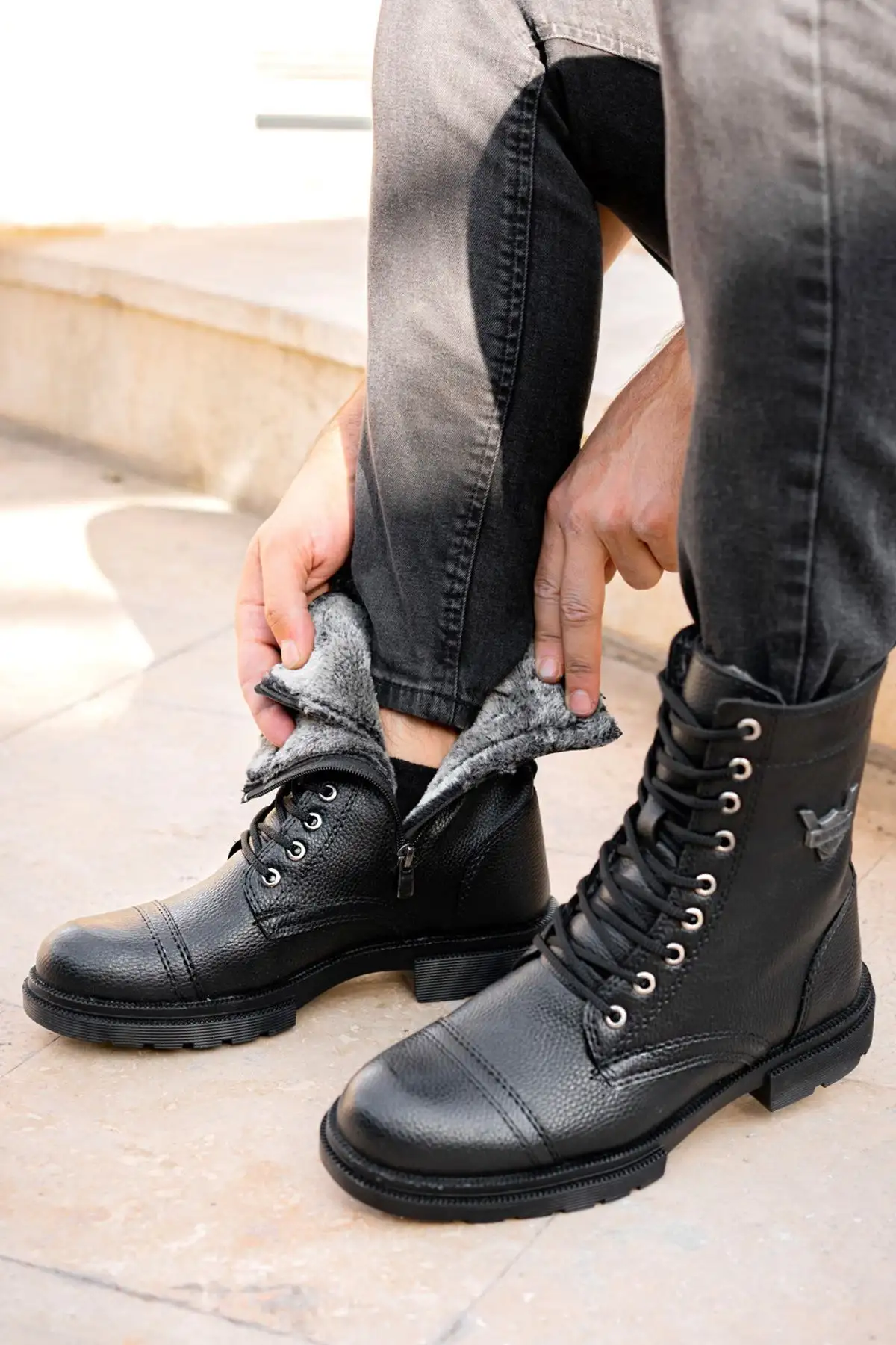 زیره لاستیکی ضد لغزش خزدار زیپ دار ضد آب و سرما با ضمانت زمستانی مردانه مشکی - 50 زیره لاستیکی ضد لغزش خزدار زیپ دار ضد آب و سرما با ضمانت زمستانی مردانه مشکی - 50