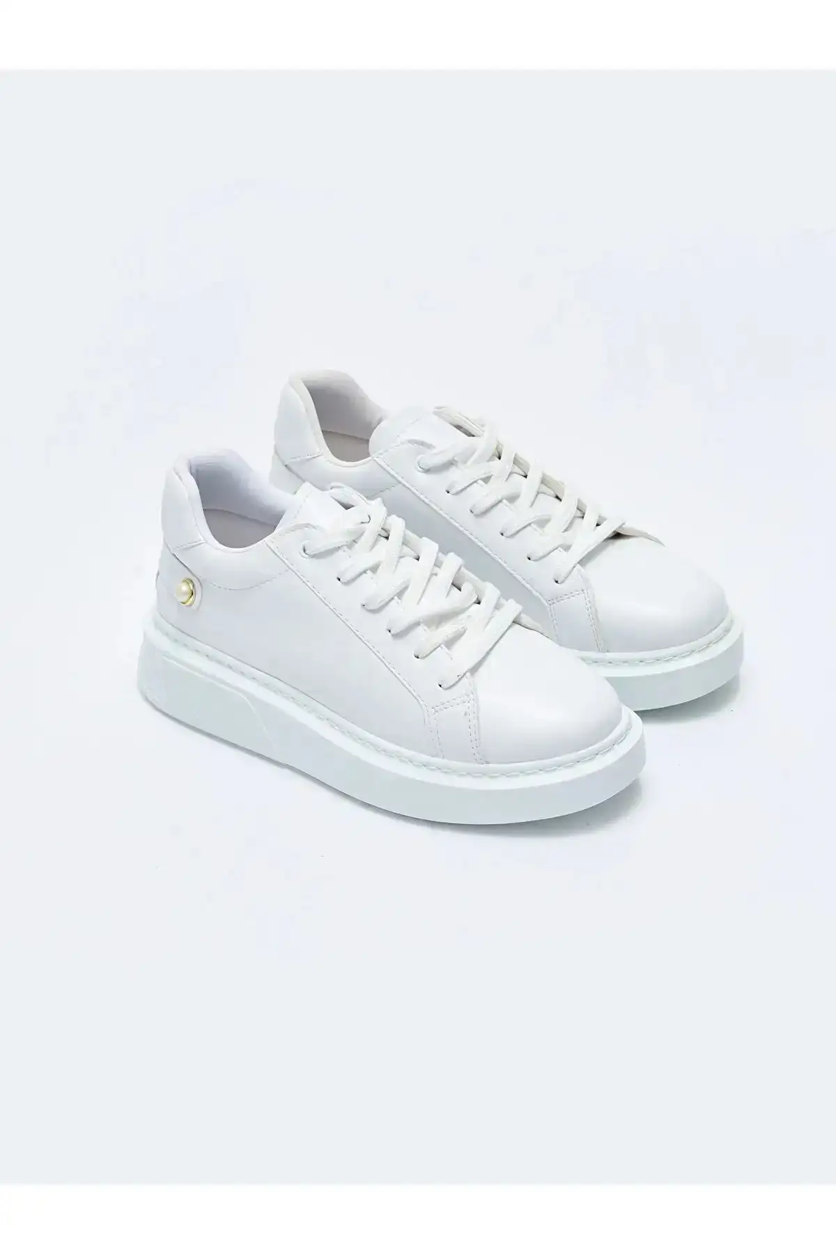 کفش اسپرت ضخیم بنددار مرواریدی سفید - 343 کفش اسپرت ضخیم بنددار مرواریدی سفید - 343