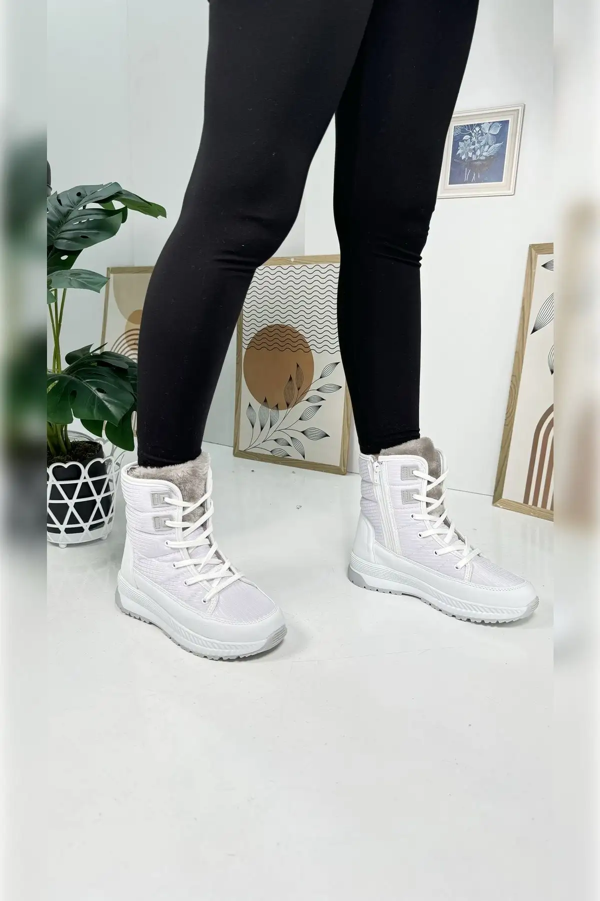 چکمه های برفی خزدار زنانه Daily White Bootie 815 - 1000 کف ضخیم زیپ دار بنددار چکمه های برفی خزدار زنانه Daily White Bootie 815 - 1000 کف ضخیم زیپ دار بنددار