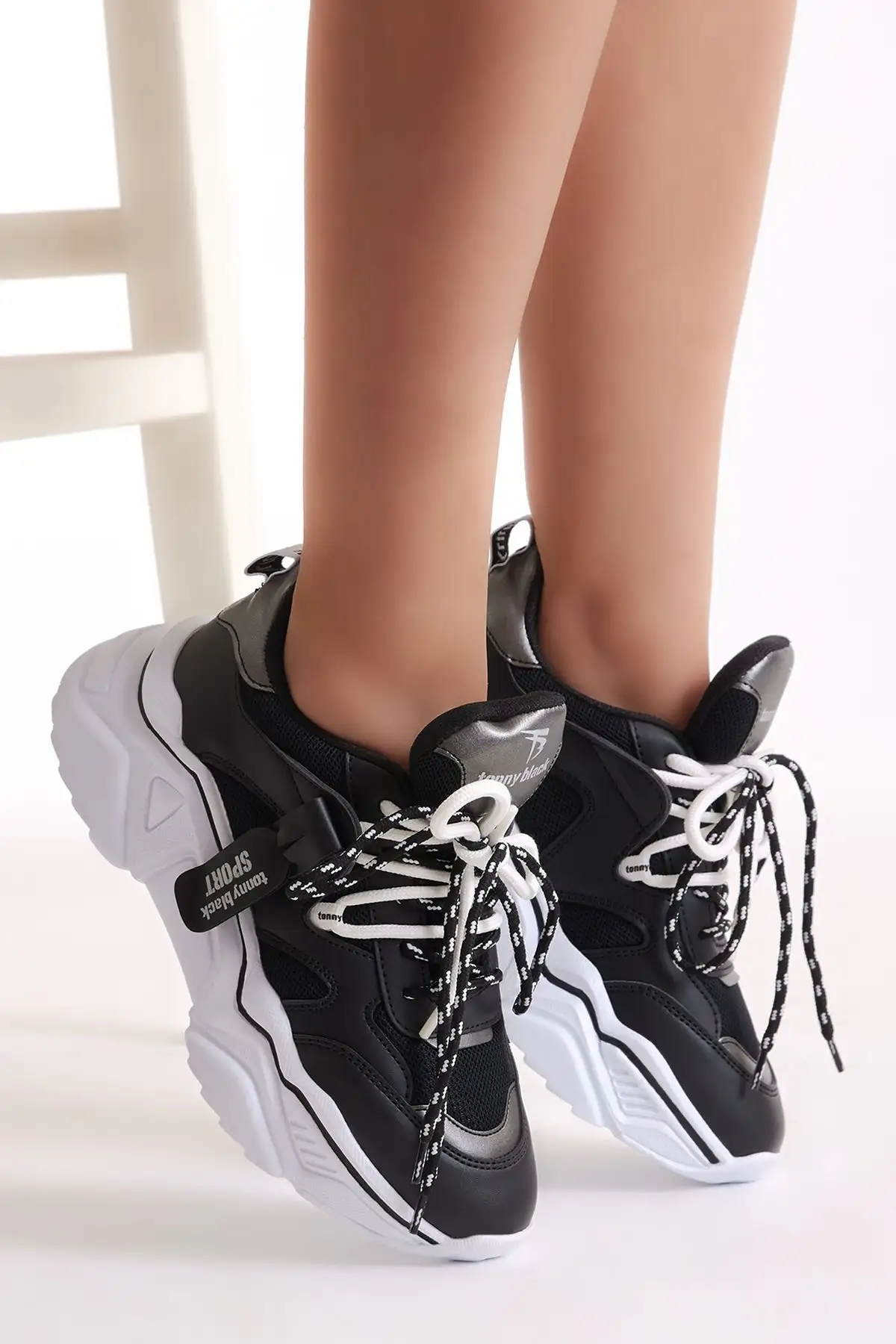 کفش اسپرت مشکی زنانه تبکپل - 39 کفش اسپرت مشکی زنانه تبکپل - 39