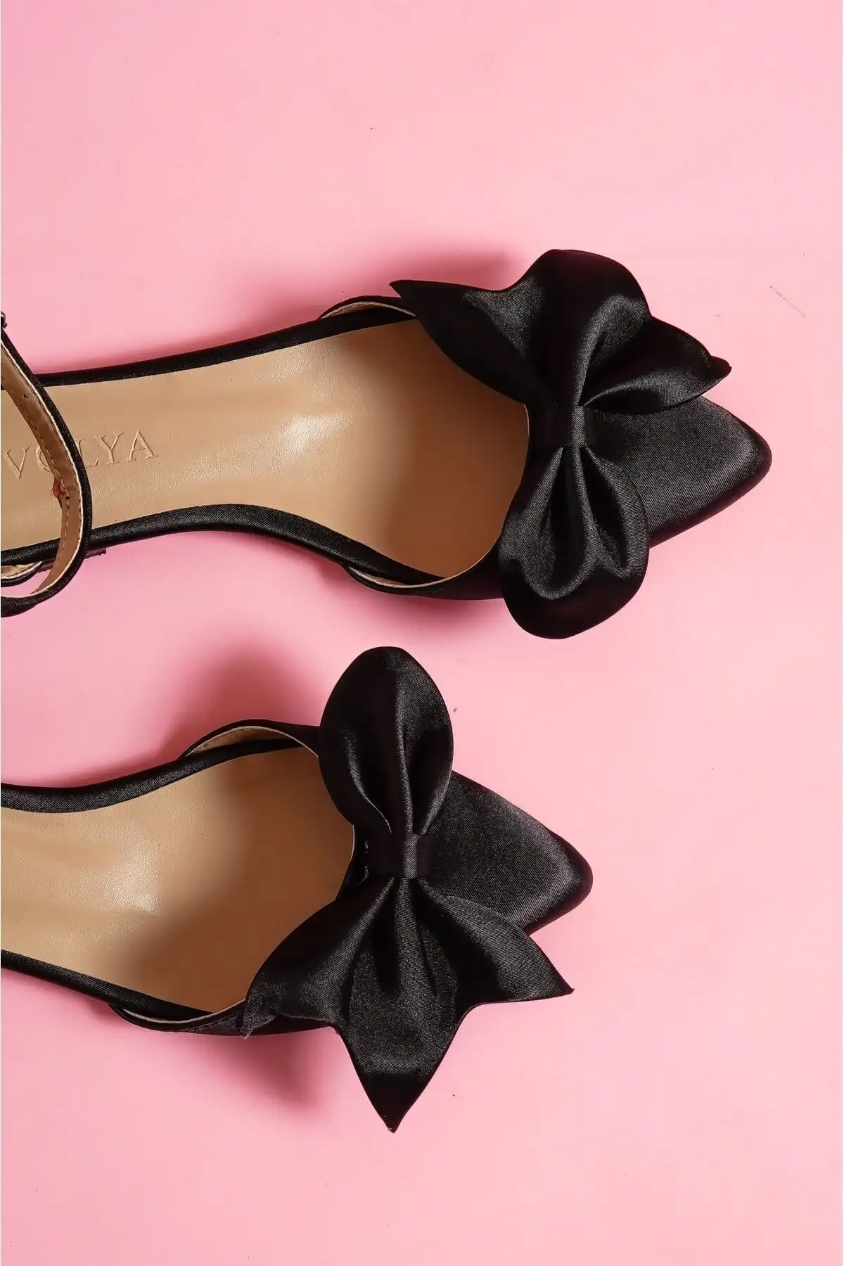 بالرین های گاه به گاه پاپیونی مشکی ساتن مامبو - 823 بالرین های گاه به گاه پاپیونی مشکی ساتن مامبو - 823