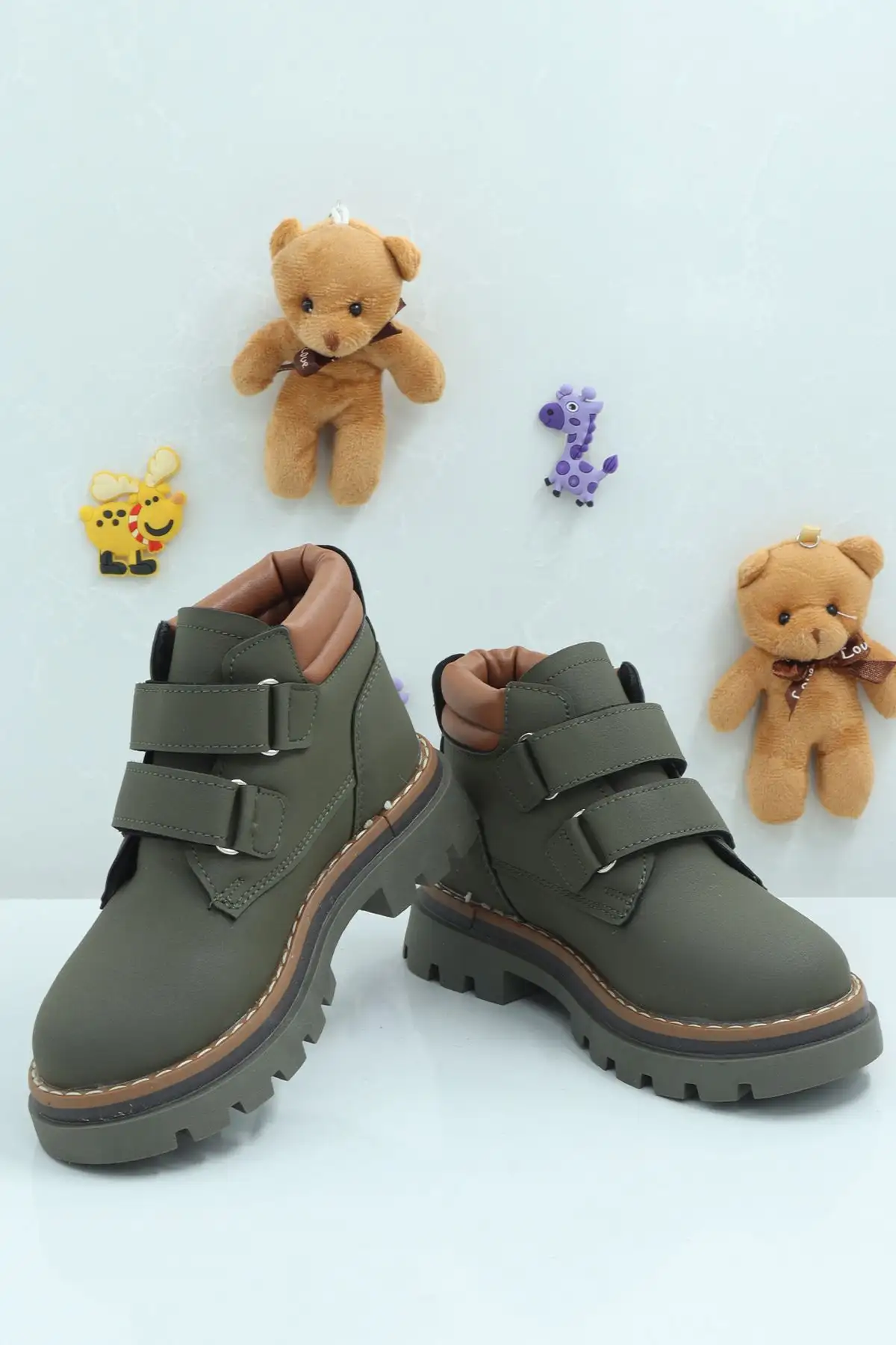 پسرانه زمستانی ضد آب مدل جدید کفش زمستانی پسرانه کفش زمستانی پسرانه - 187 پسرانه زمستانی ضد آب مدل جدید کفش زمستانی پسرانه کفش زمستانی پسرانه - 187