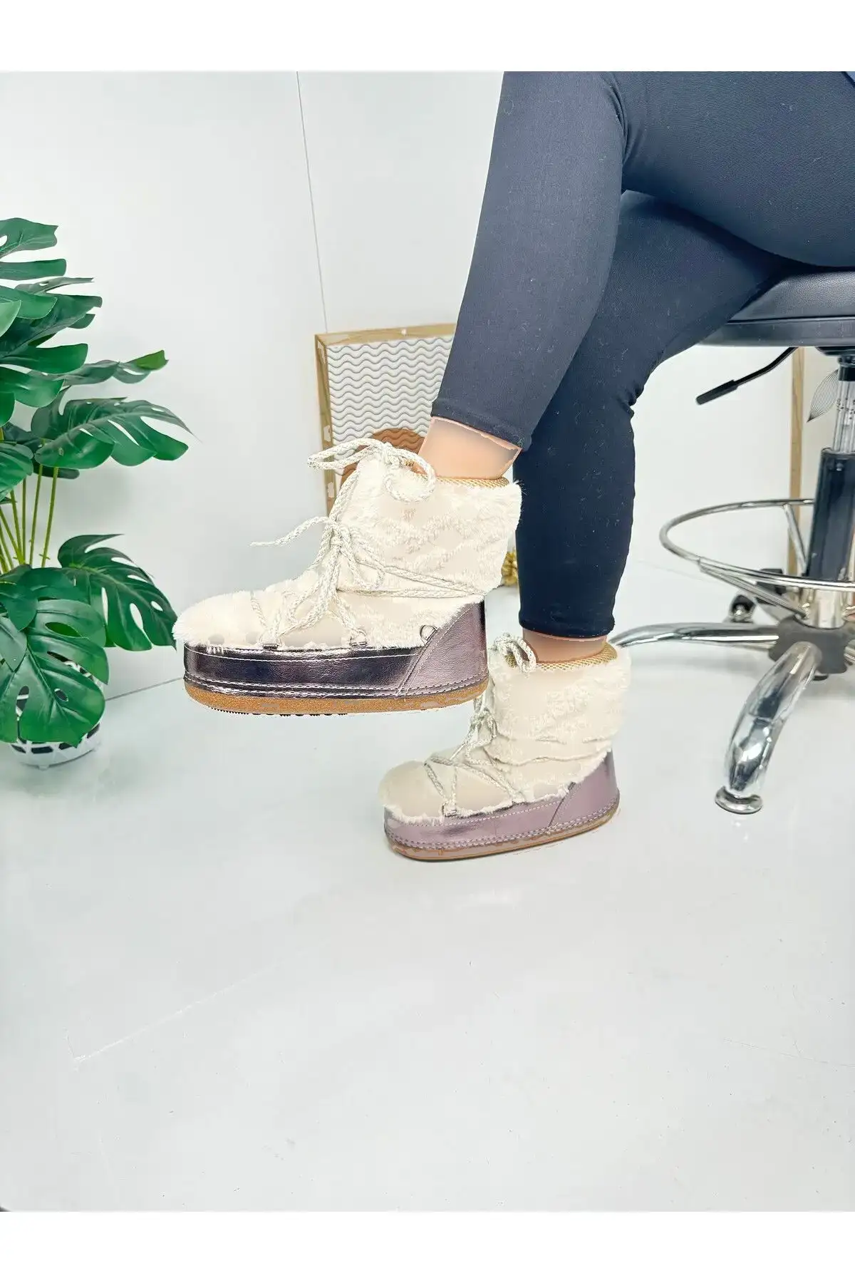 چکمه های برفی زنانه روزانه بژ خزدار مادر دختر آستر ضخیم راحت 327 - 94 چکمه های برفی زنانه روزانه بژ خزدار مادر دختر آستر ضخیم راحت 327 - 94