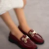 کفش زنانه کلارت قرمز لاک چرمی راحت گاه به گاه Calvanize Buckle Classic Loafer - 1219