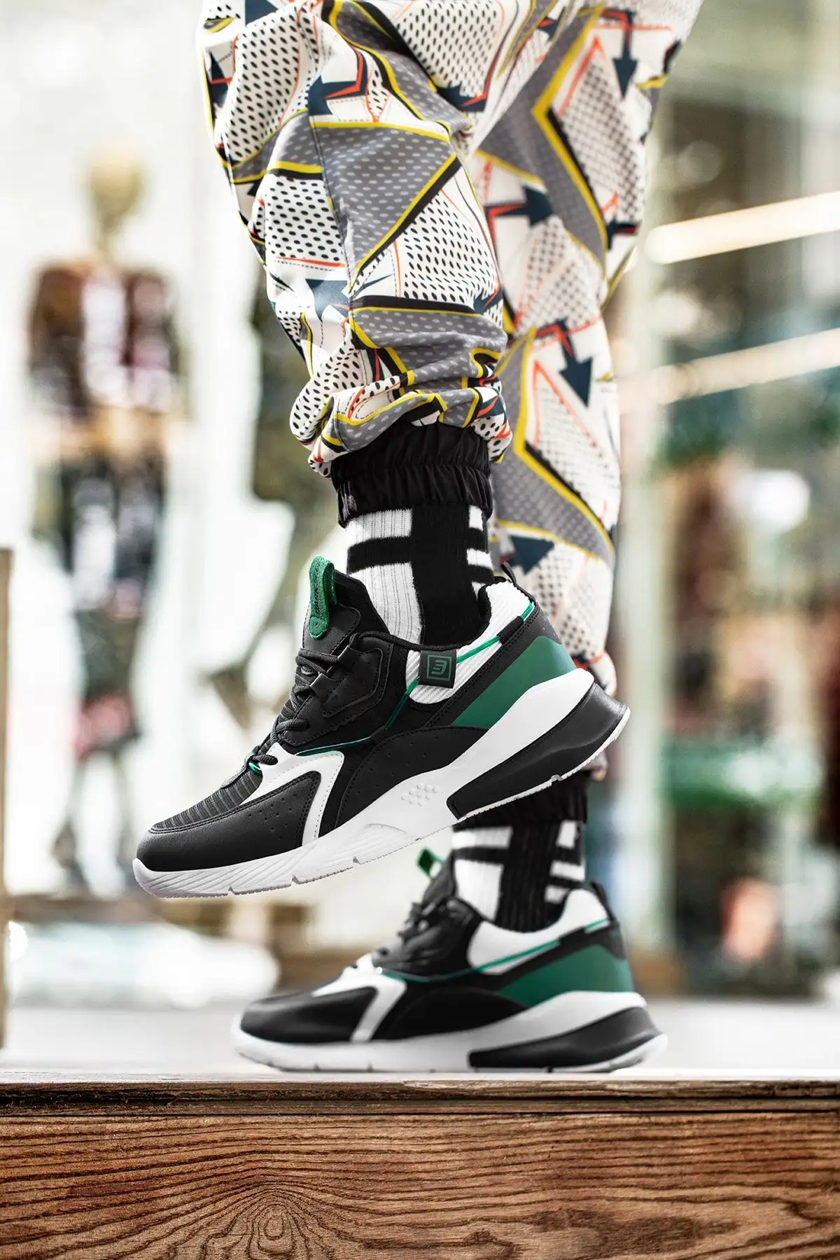 کفش ورزشی یونیسکس مشکی سفید سبز - 272 کفش ورزشی یونیسکس مشکی سفید سبز - 272