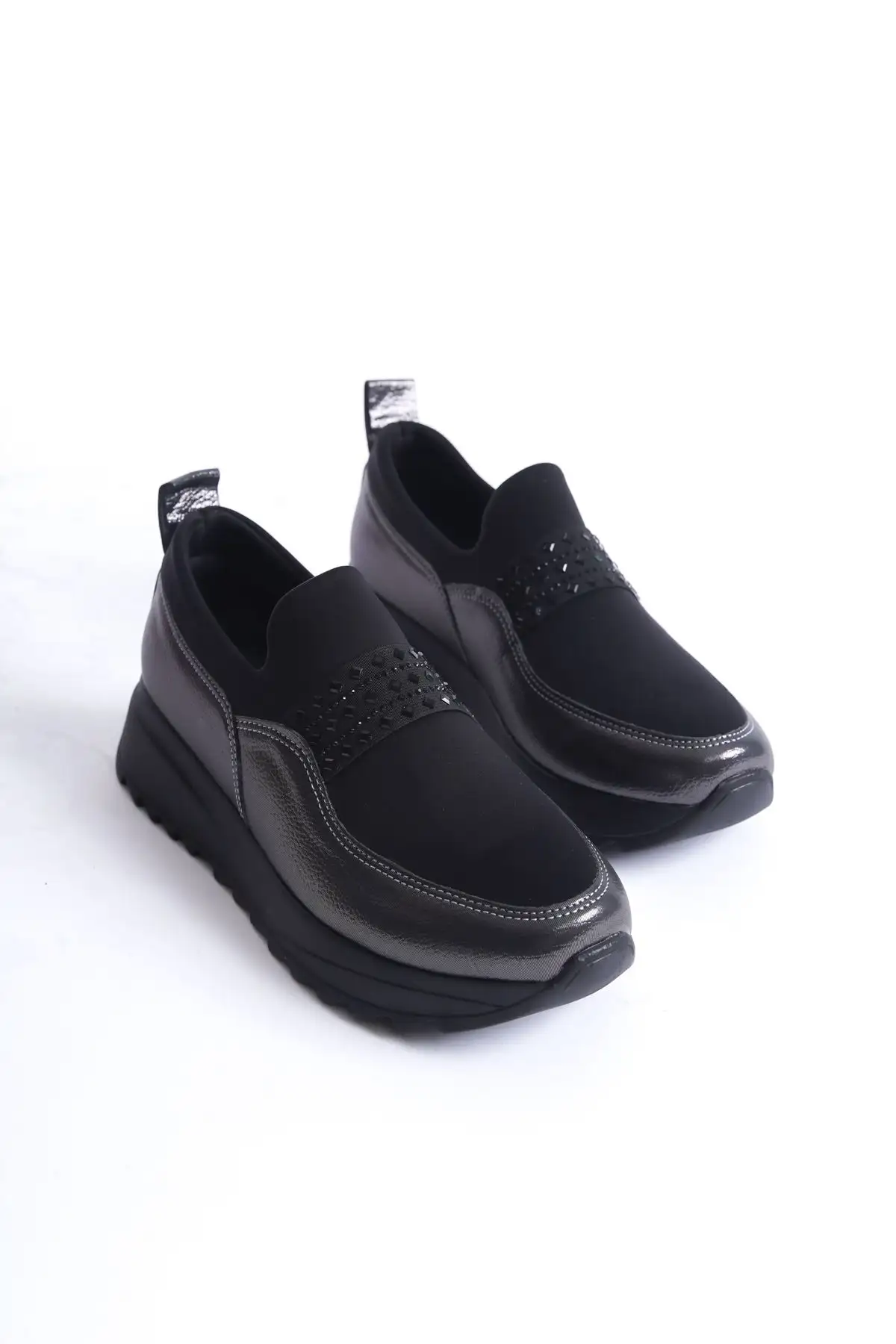 کفش ورزشی گاه به گاه چرمی ضخیم بدون بند DEL'SOLERA - 794 کفش ورزشی گاه به گاه چرمی ضخیم بدون بند DEL'SOLERA - 794