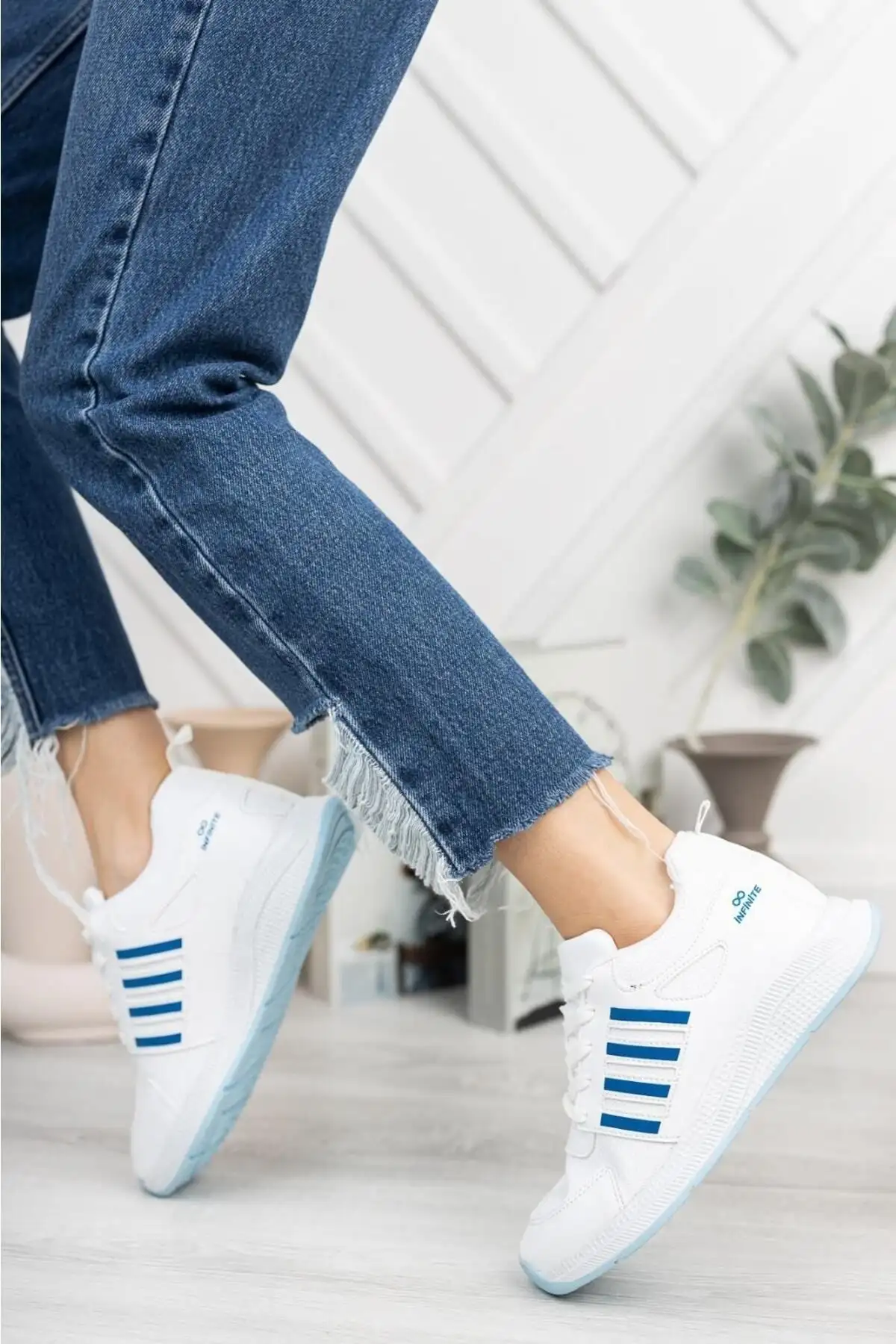 آبی - کفش اسپرت زنانه - 35 آبی - کفش اسپرت زنانه - 35