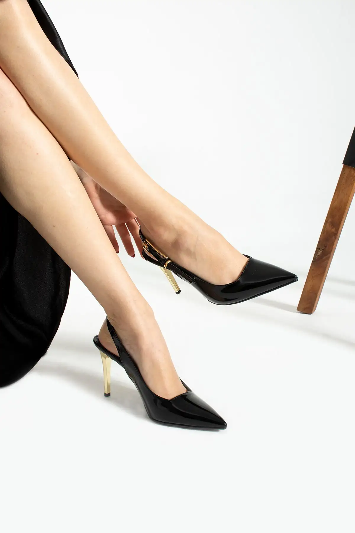 کفش پاشنه دار زنانه آتل - 449