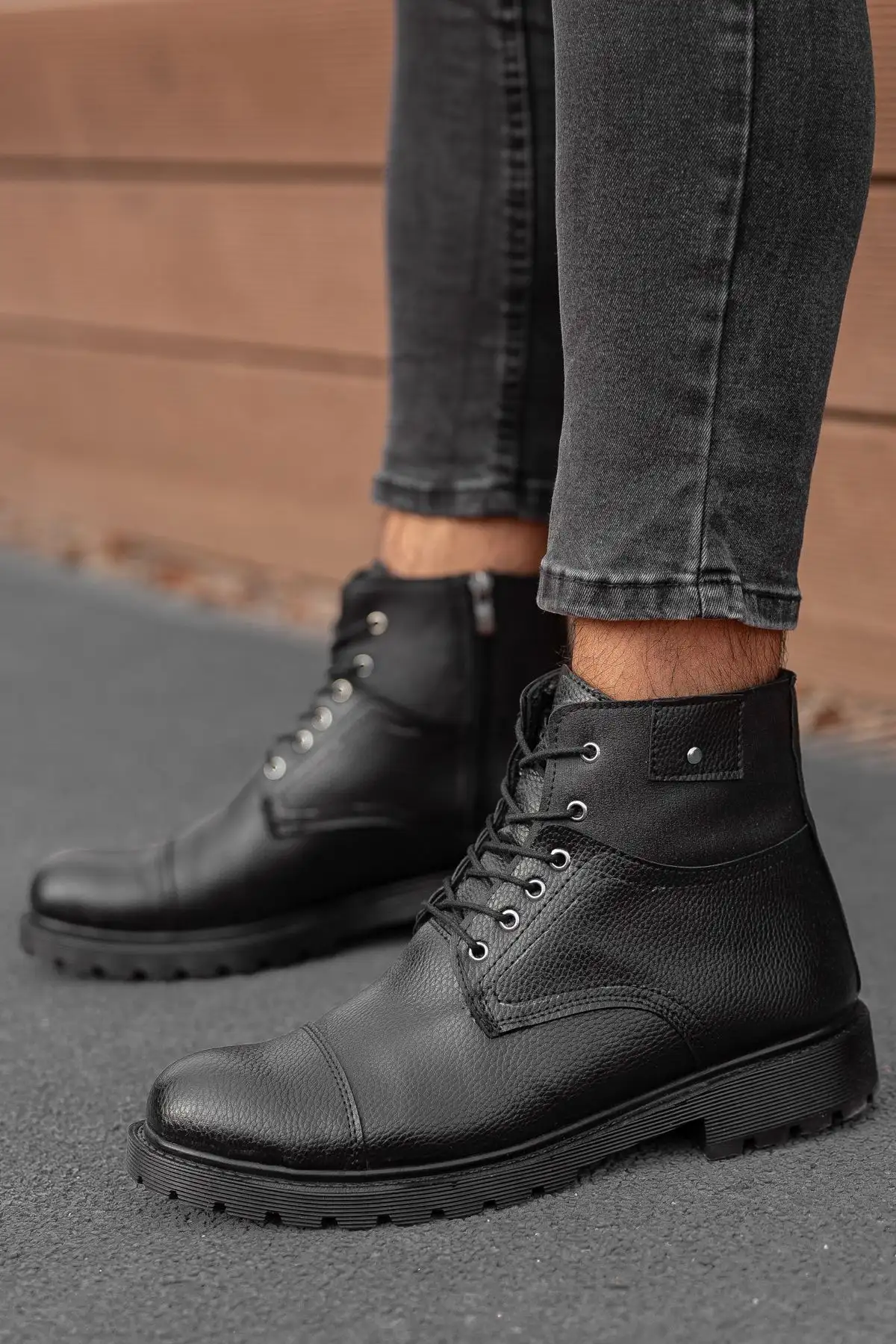 نیم بوت مشکی غیررسمی با داخل خز، تضمینی سرد و ضد آب، زیره لاستیکی ضد لغزش محکم - 73 نیم بوت مشکی غیررسمی با داخل خز، تضمینی سرد و ضد آب، زیره لاستیکی ضد لغزش محکم - 73