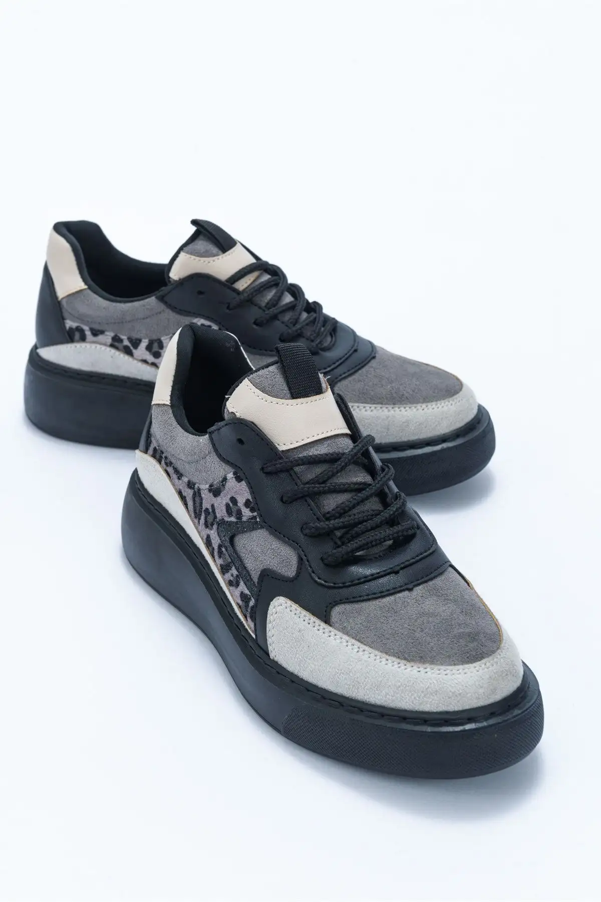 کفش ورزشی زنانه مشکی یخی Aere - 321 کفش ورزشی زنانه مشکی یخی Aere - 321