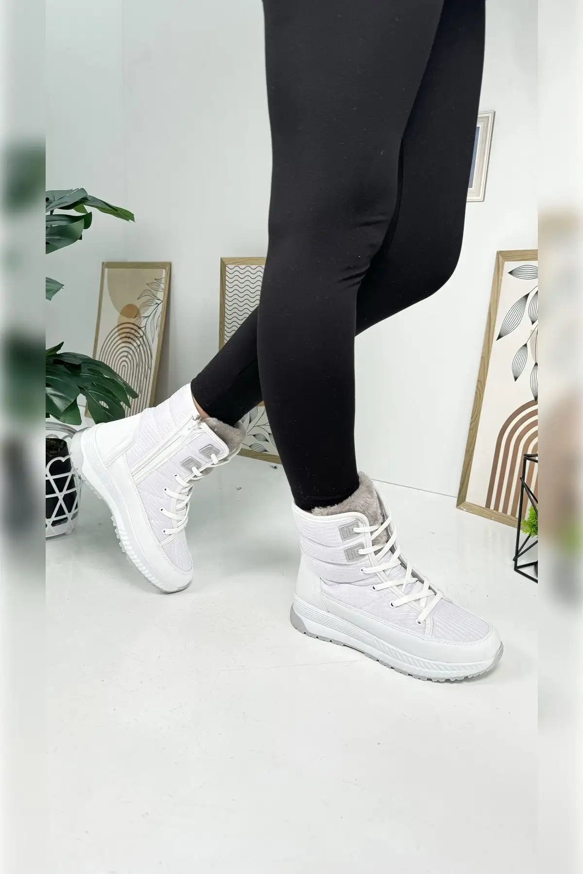 چکمه های برفی خزدار زنانه Daily White Bootie 815 - 1000 کف ضخیم زیپ دار بنددار چکمه های برفی خزدار زنانه Daily White Bootie 815 - 1000 کف ضخیم زیپ دار بنددار