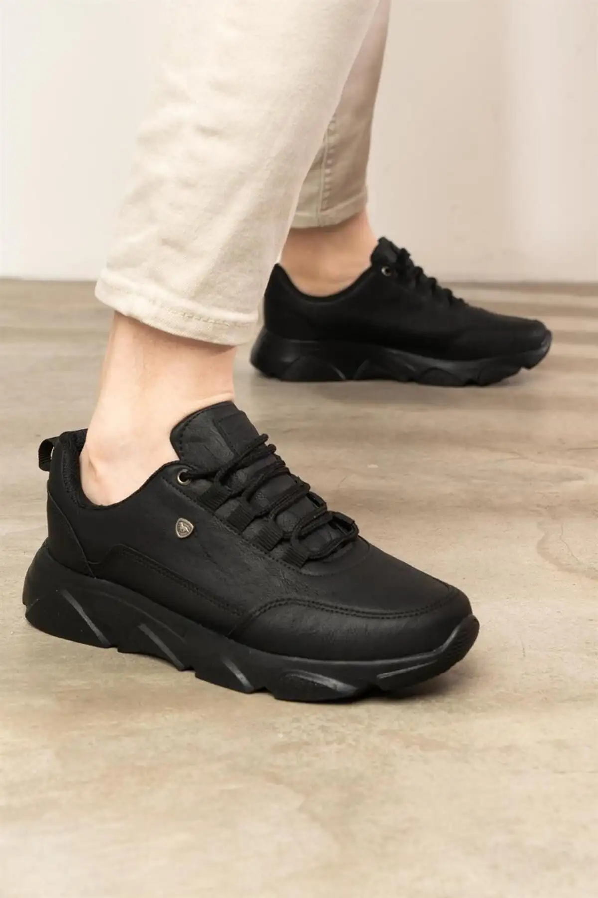 05 کفش راحتی مردانه زیره مشکی رنگ مشکی - 258 05 کفش راحتی مردانه زیره مشکی رنگ مشکی - 258