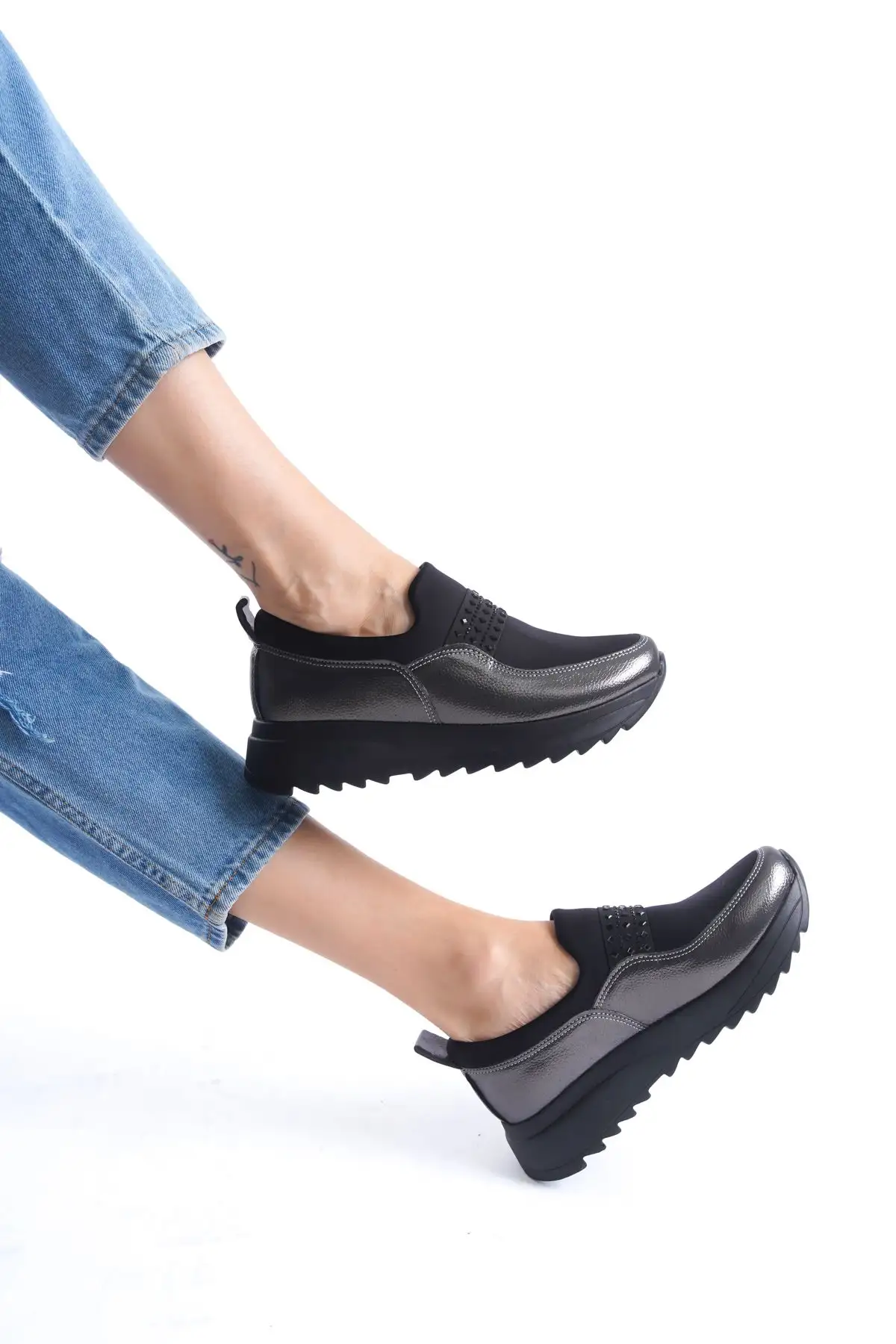 کفش ورزشی گاه به گاه چرمی ضخیم بدون بند DEL'SOLERA - 794 کفش ورزشی گاه به گاه چرمی ضخیم بدون بند DEL'SOLERA - 794