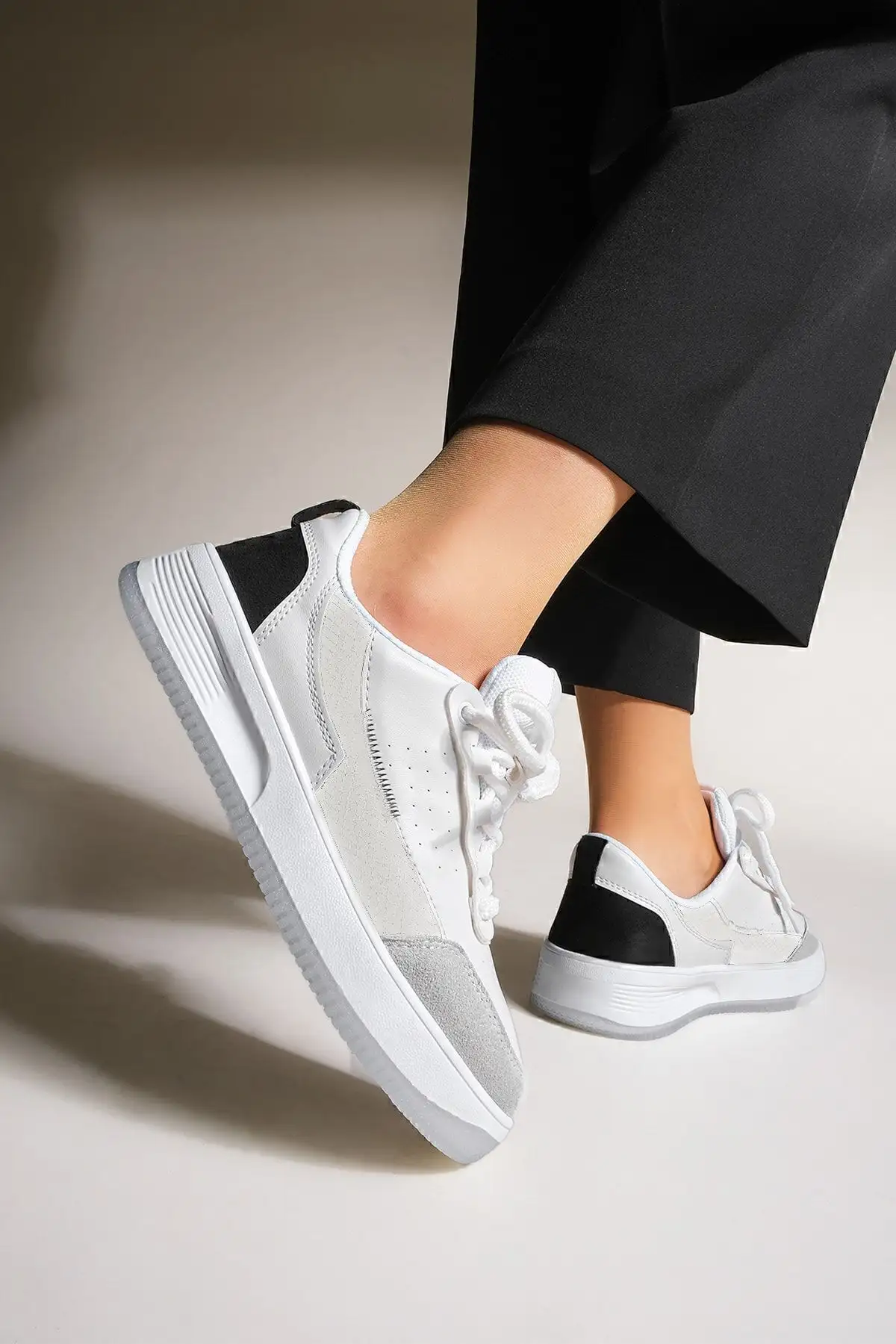 کفش کتانی زنانه زیره بلند اسپرت Loske مشکی - 332 کفش کتانی زنانه زیره بلند اسپرت Loske مشکی - 332