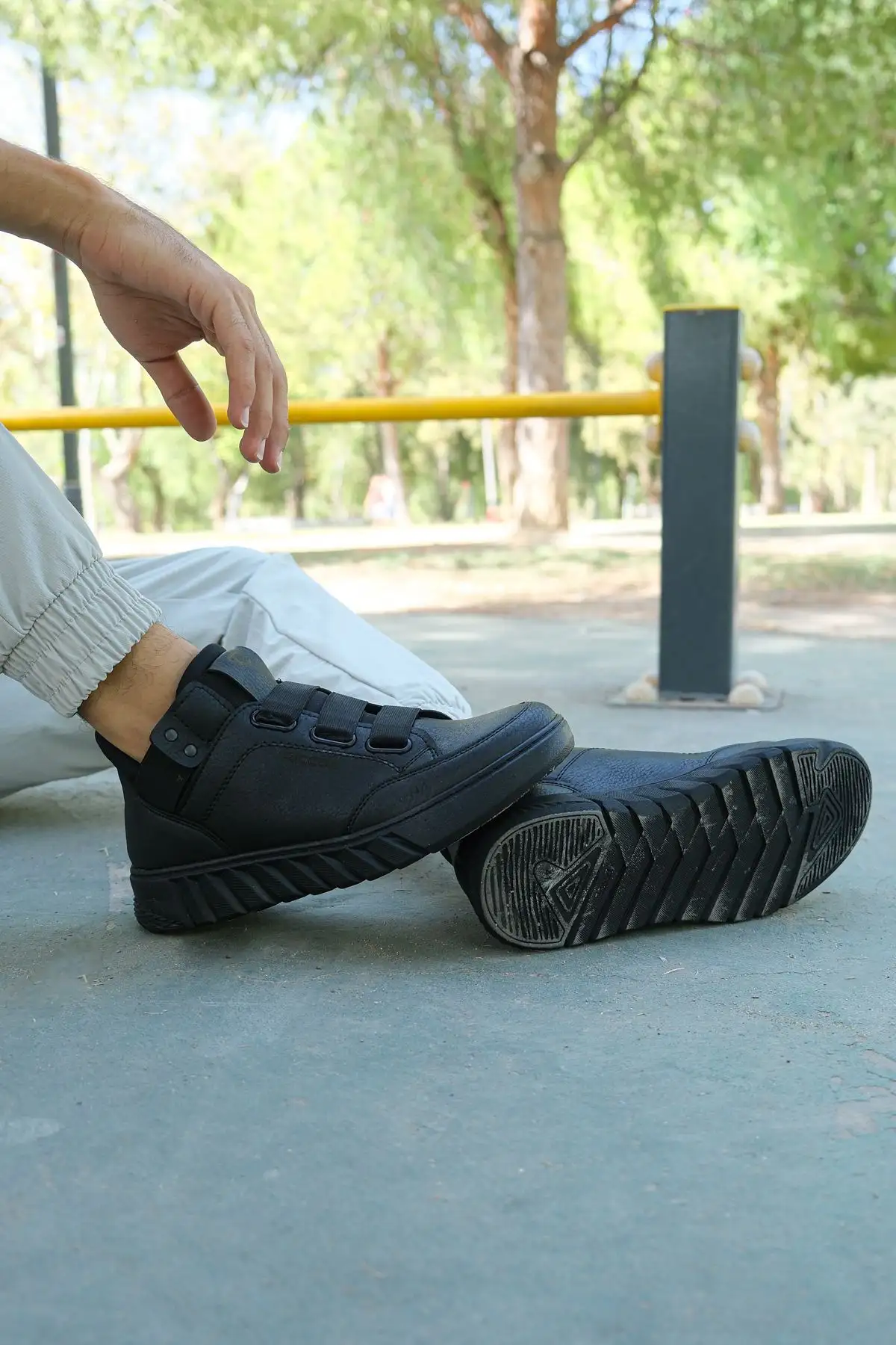 چکمه های کتانی مشکی یونیسکس 0012383 - 518 چکمه های کتانی مشکی یونیسکس 0012383 - 518