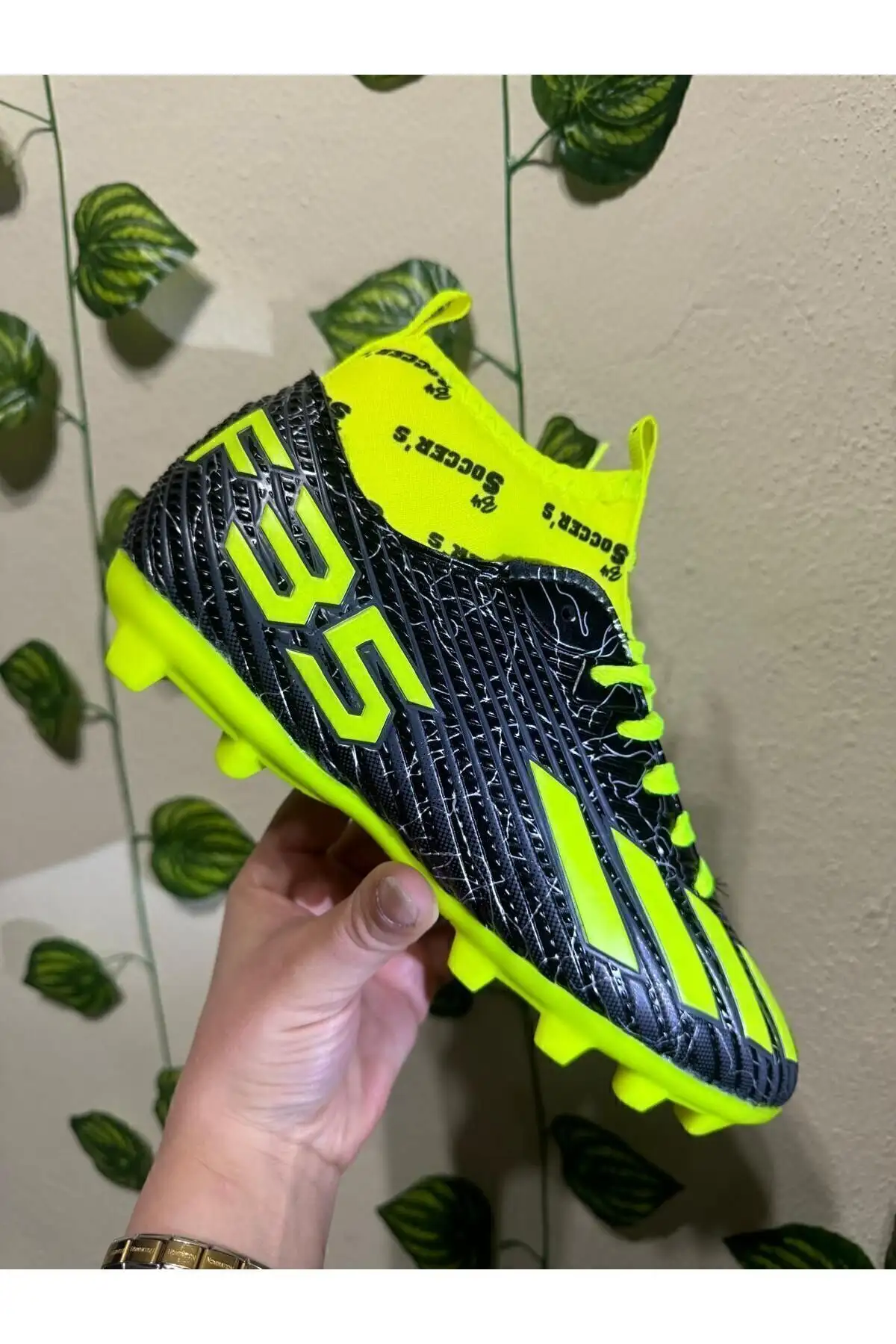 خرید YM با کفش فوتبال زرد مشکی فصل جدید فوتبال - 892 خرید YM با کفش فوتبال زرد مشکی فصل جدید فوتبال - 892