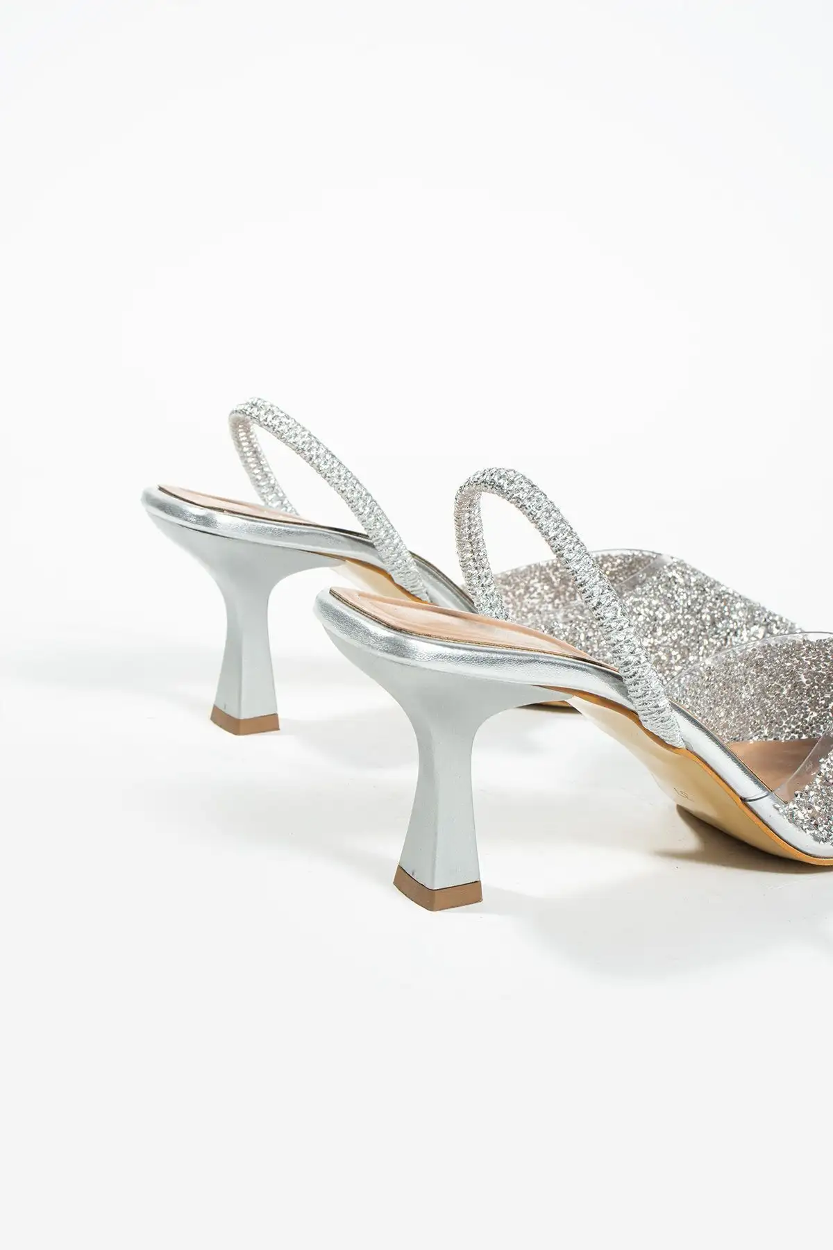 کفش پاشنه دار پشت باز با جزئیات خرده شیشه لندن - 444 کفش پاشنه دار پشت باز با جزئیات خرده شیشه لندن - 444