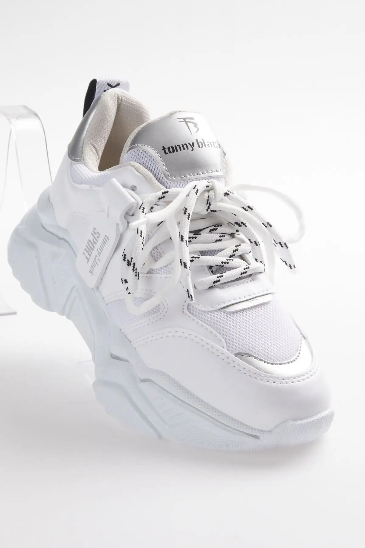 کفش اسپرت زنانه سفید رنگ - 26